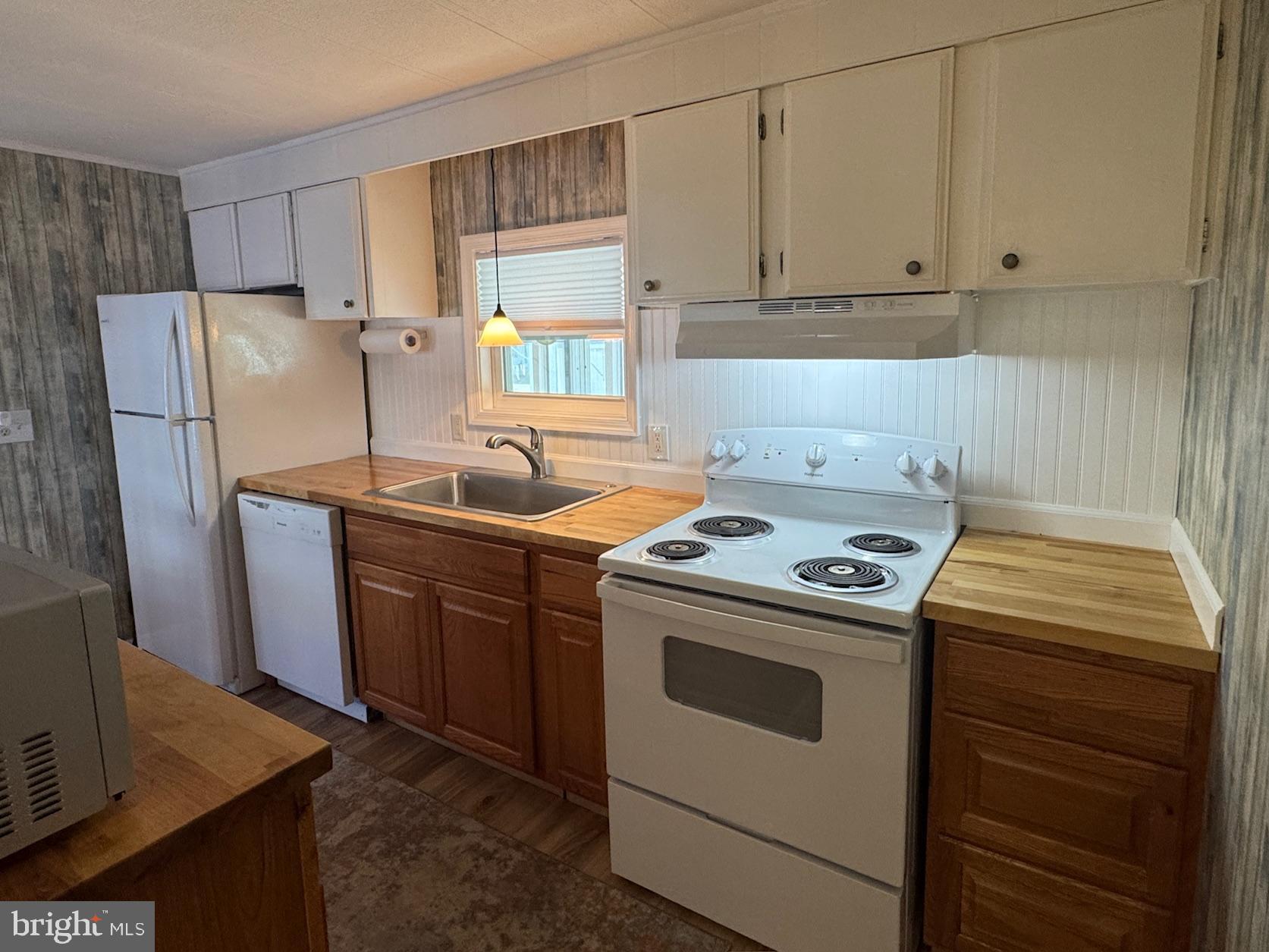 COLONIAL EAST MHP - Residential