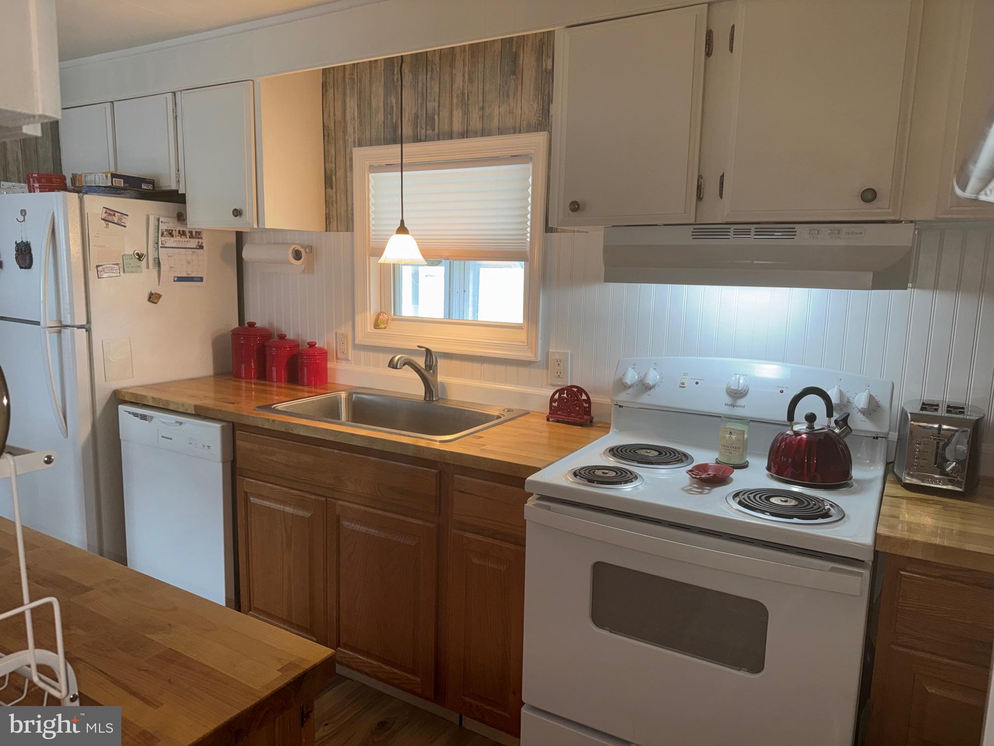 COLONIAL EAST MHP - Residential