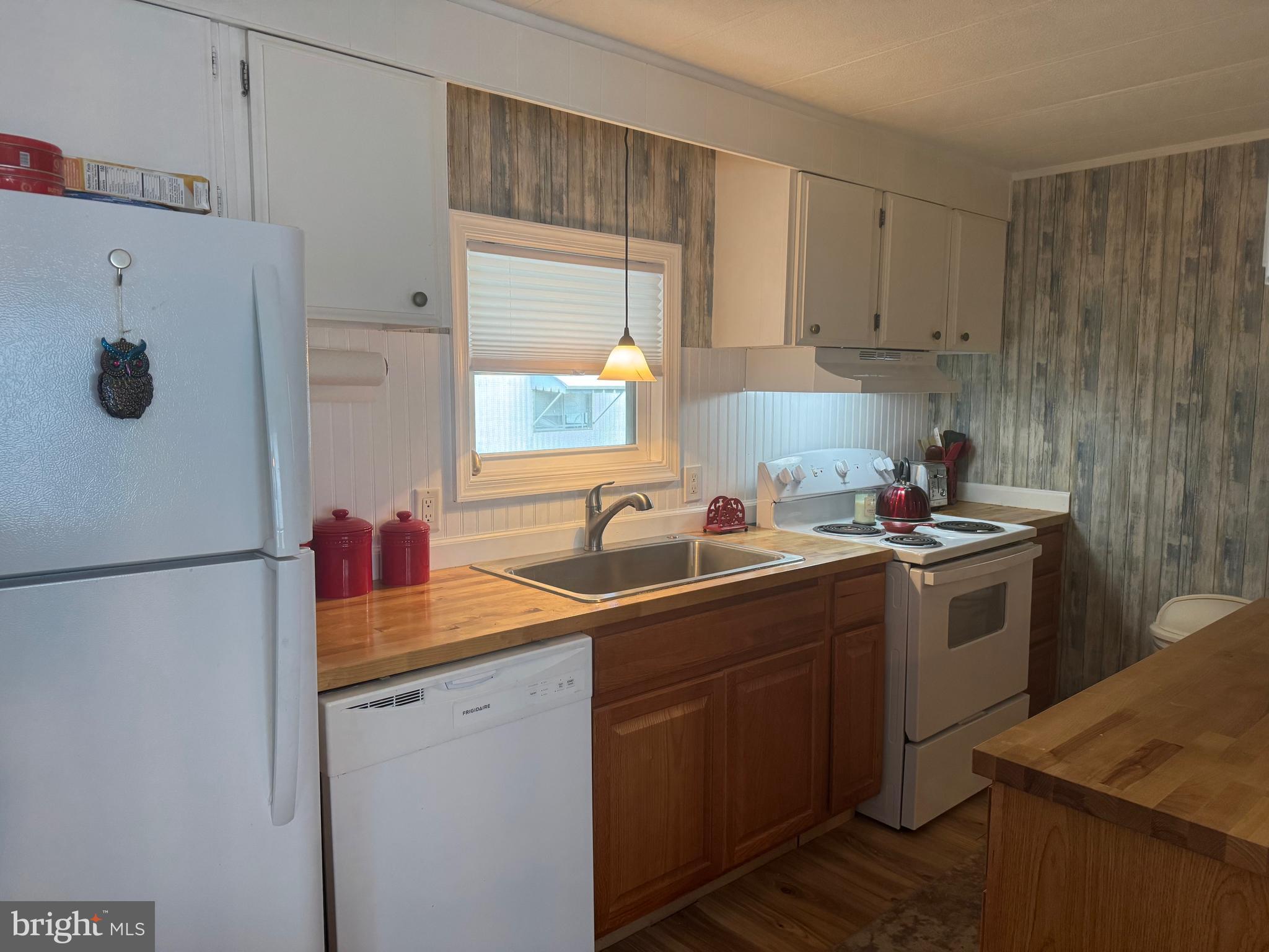 COLONIAL EAST MHP - Residential