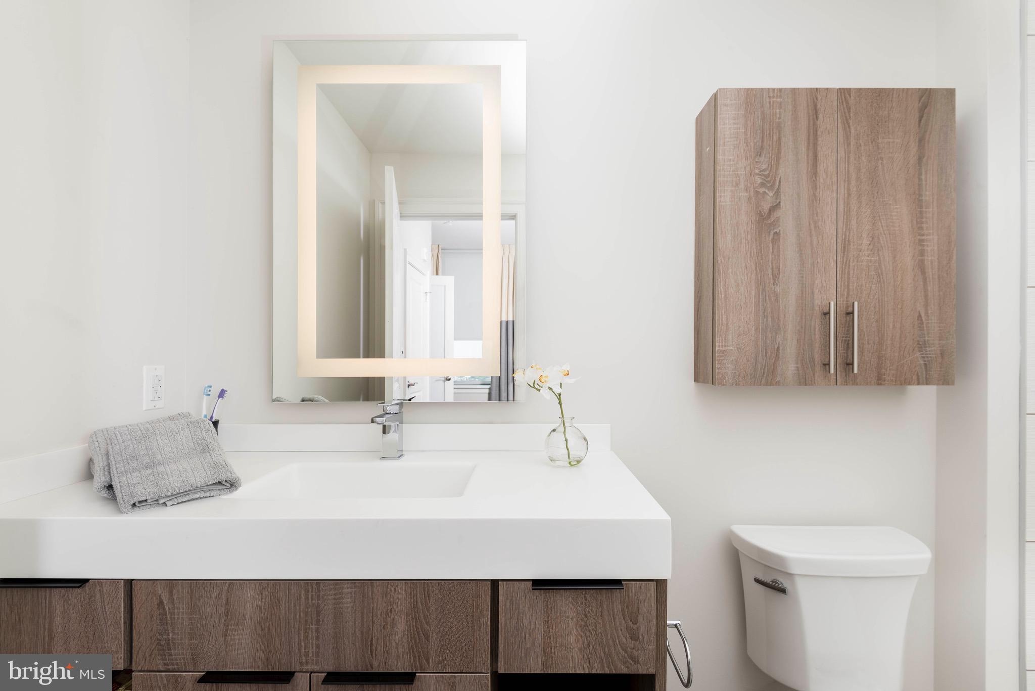 DOWNTOWN - Residential Lease