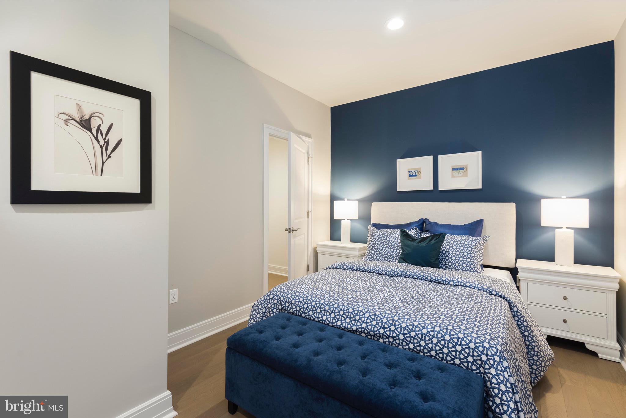 DOWNTOWN - Residential Lease