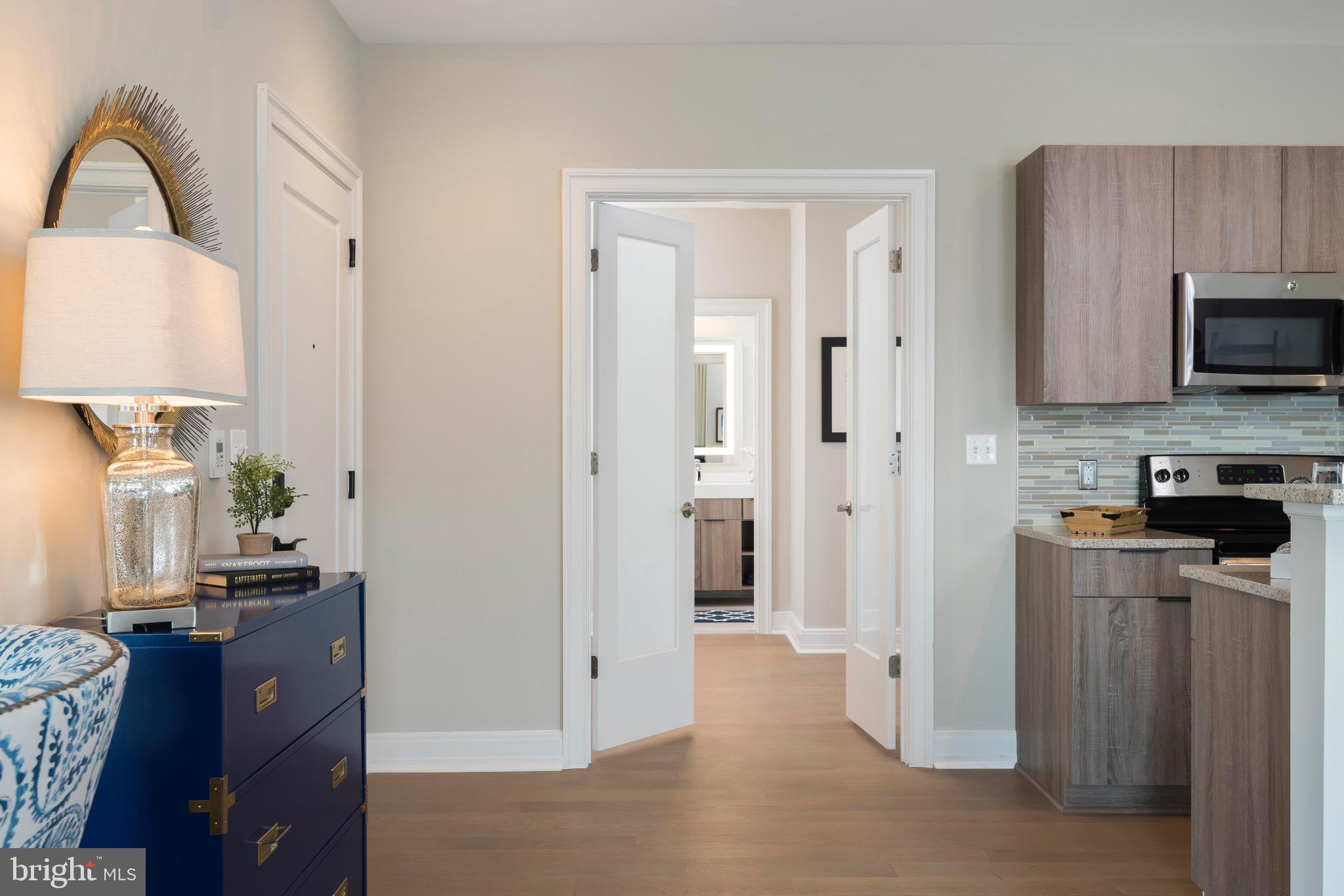 DOWNTOWN - Residential Lease
