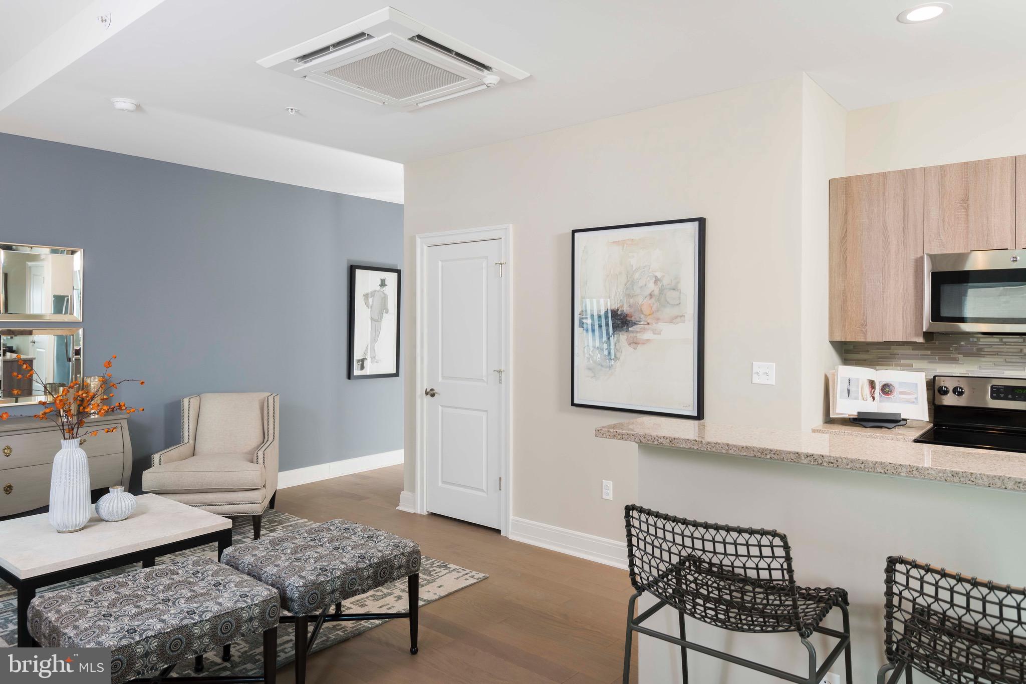 DOWNTOWN - Residential Lease