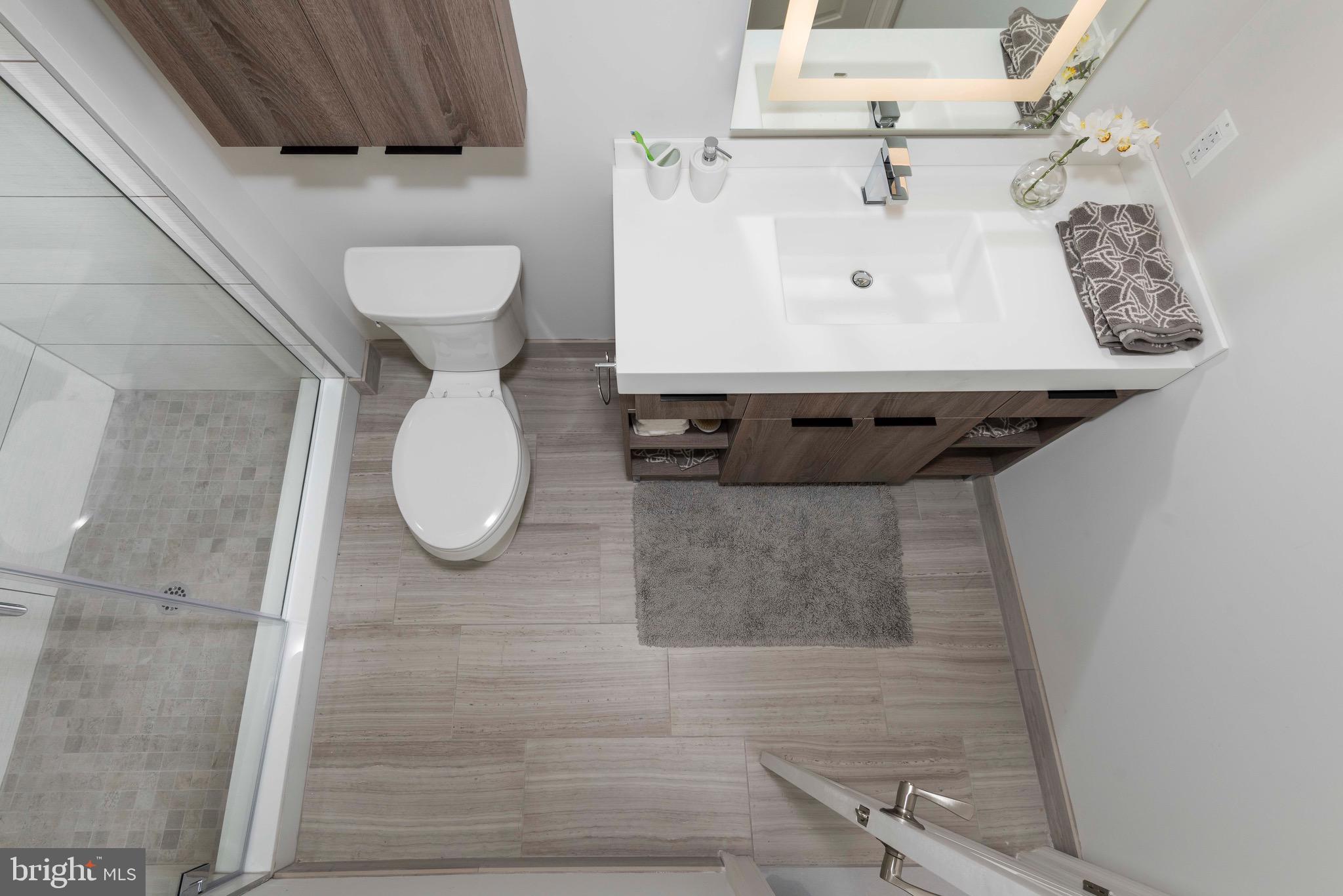 DOWNTOWN - Residential Lease
