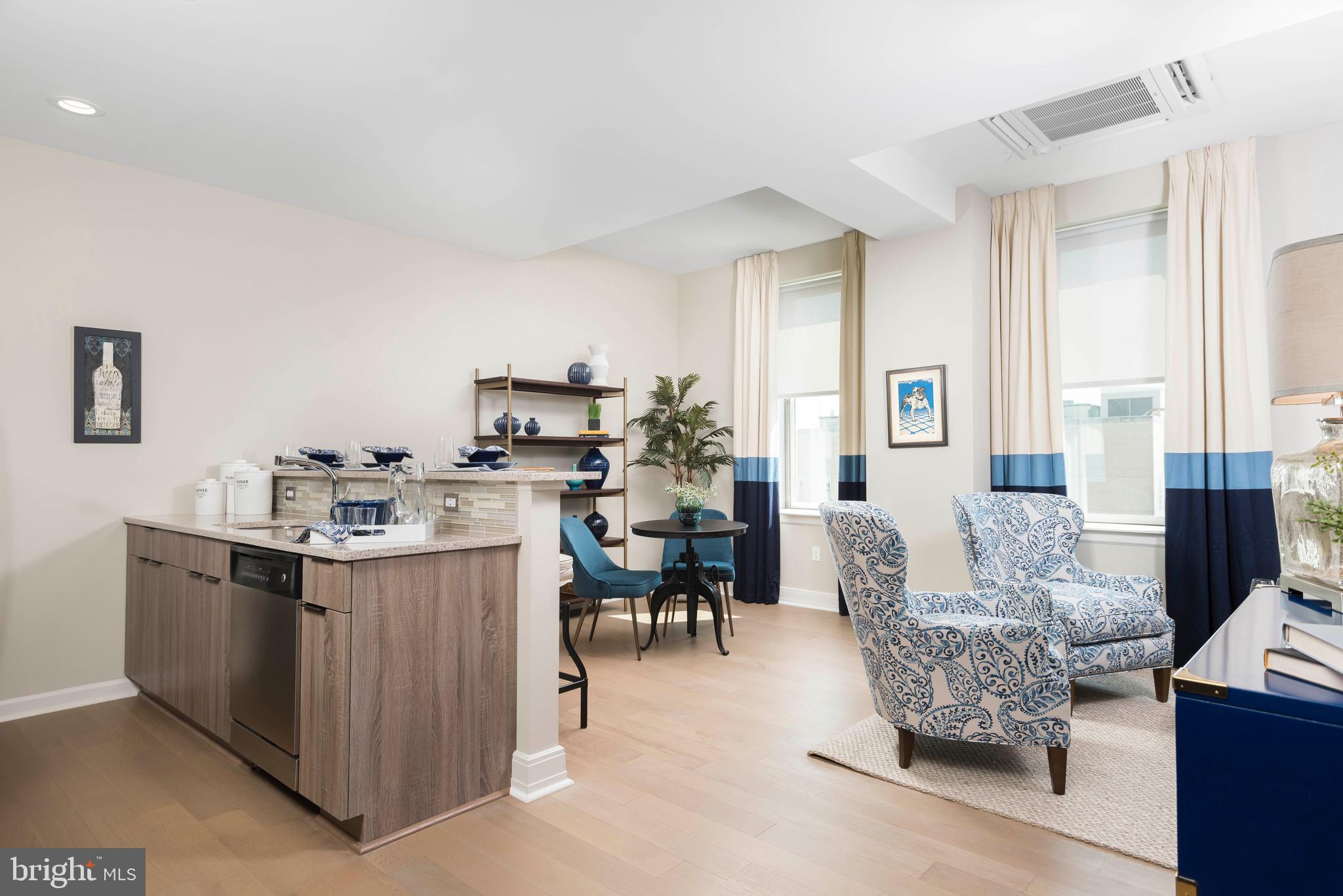 DOWNTOWN - Residential Lease