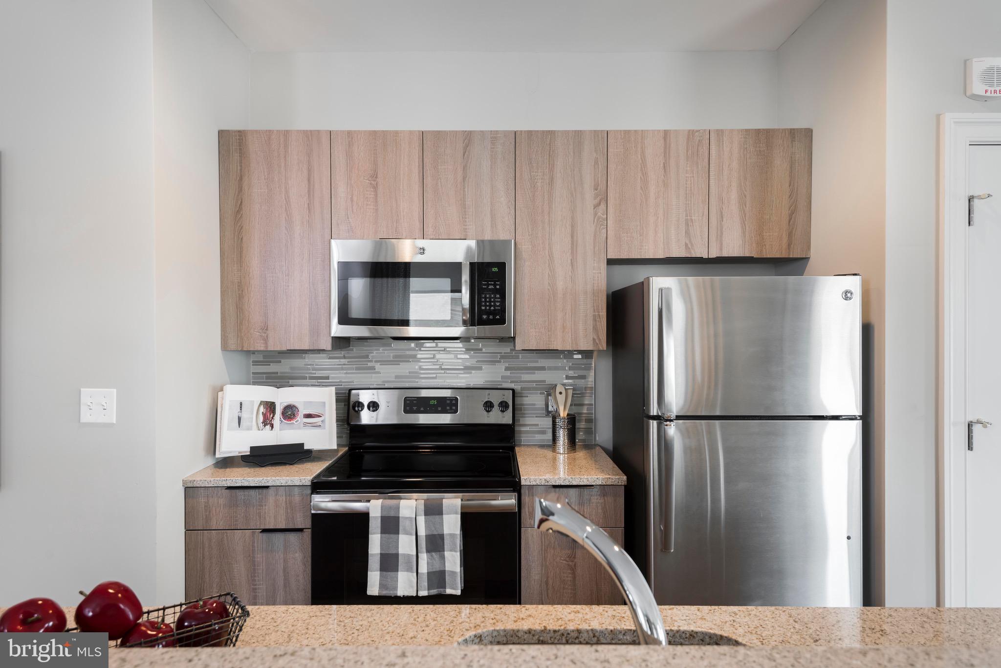 DOWNTOWN - Residential Lease