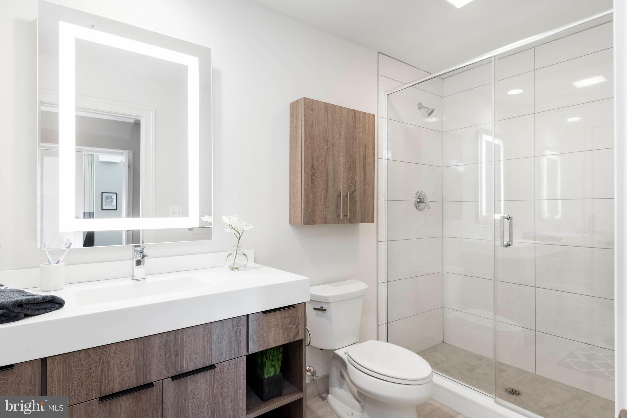 DOWNTOWN - Residential Lease