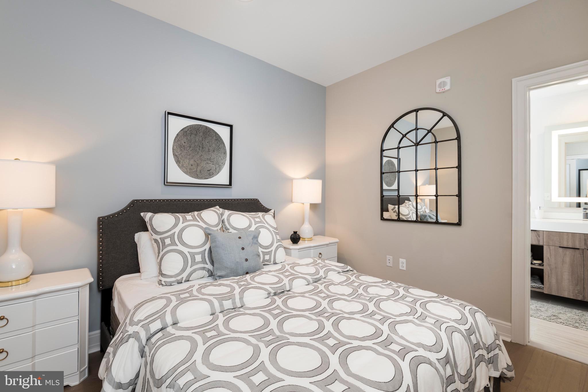 DOWNTOWN - Residential Lease