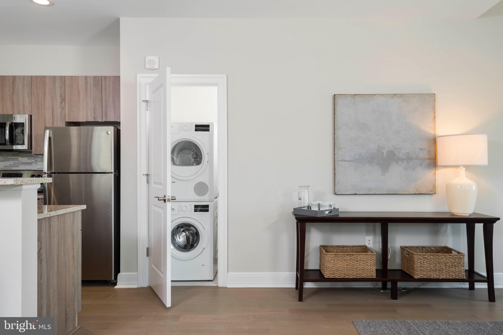 DOWNTOWN - Residential Lease