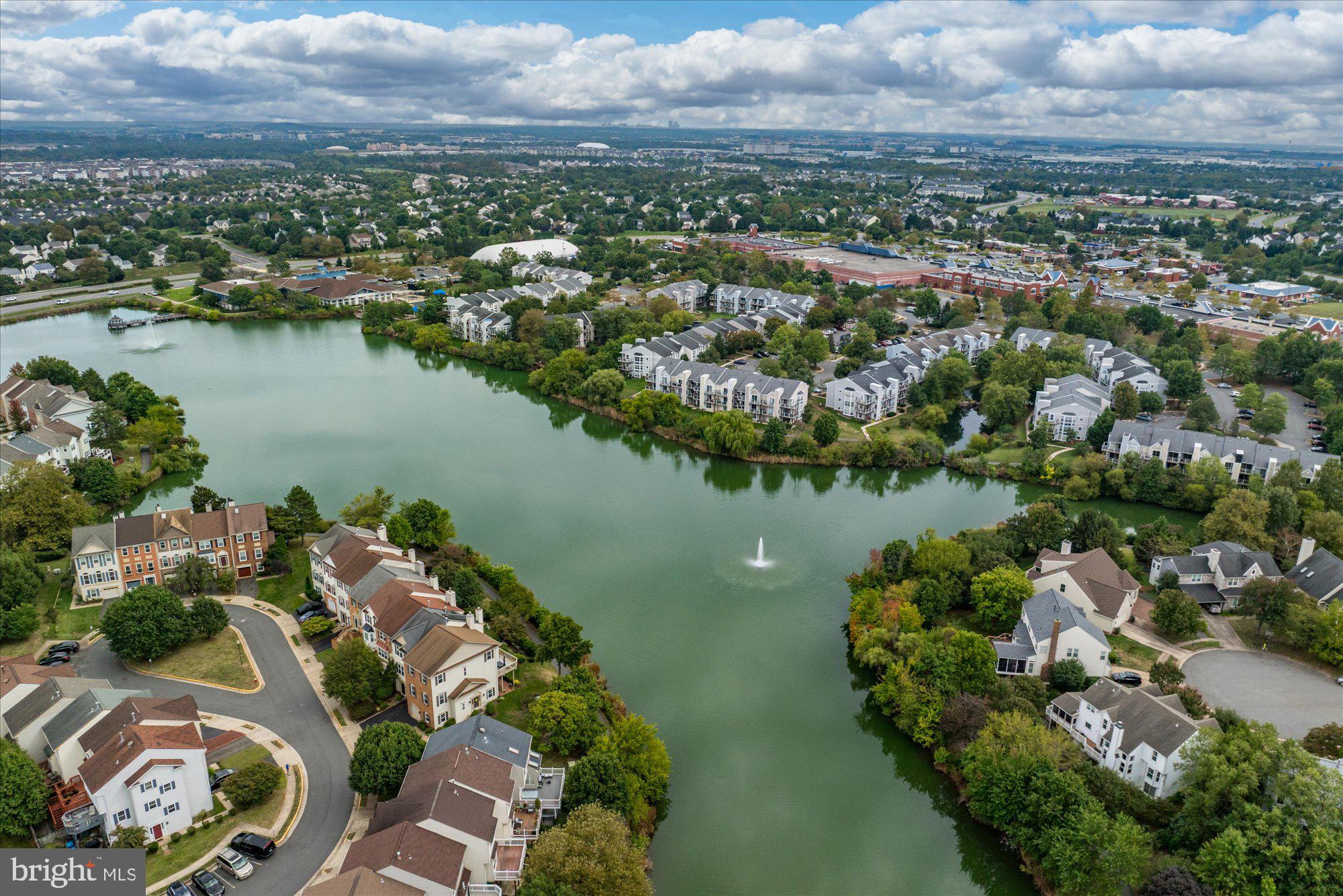 ASHBURN VILLAGE - Residential