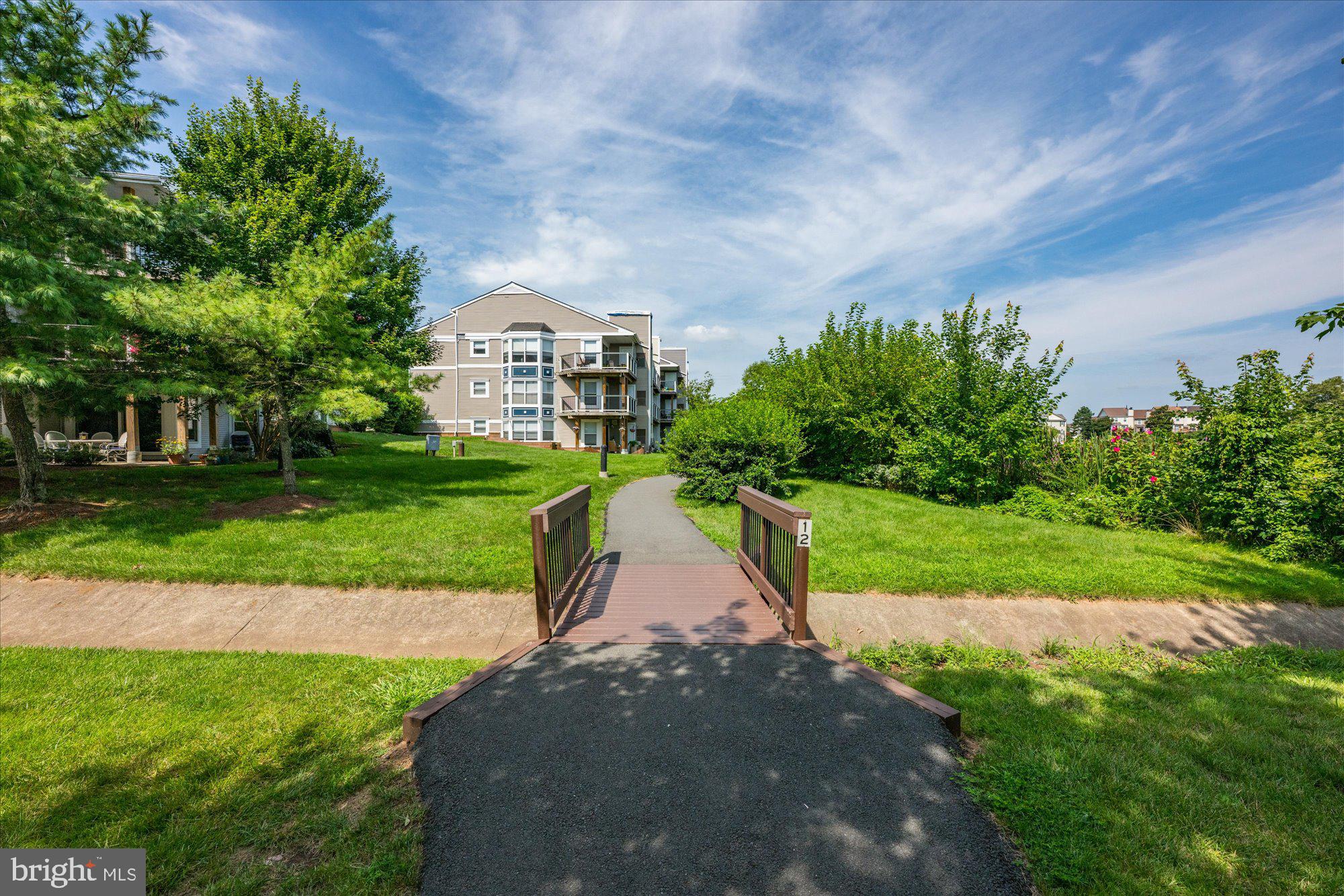 ASHBURN VILLAGE - Residential