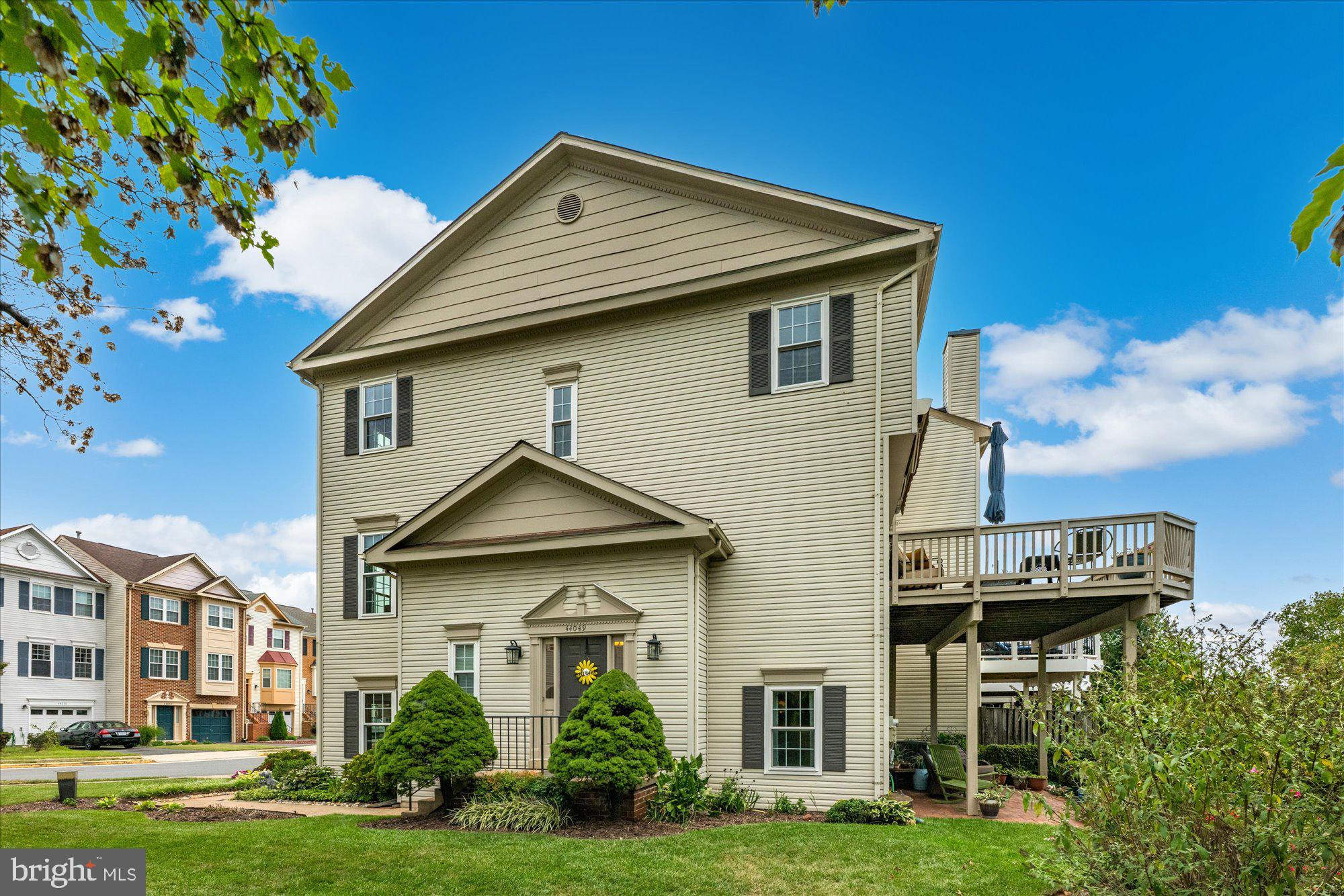 ASHBURN VILLAGE - Residential