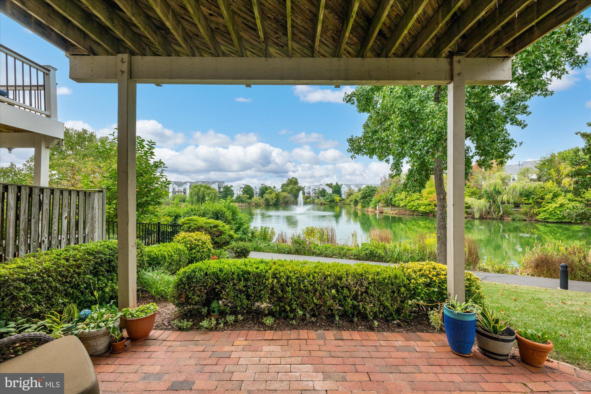 ASHBURN VILLAGE - Residential