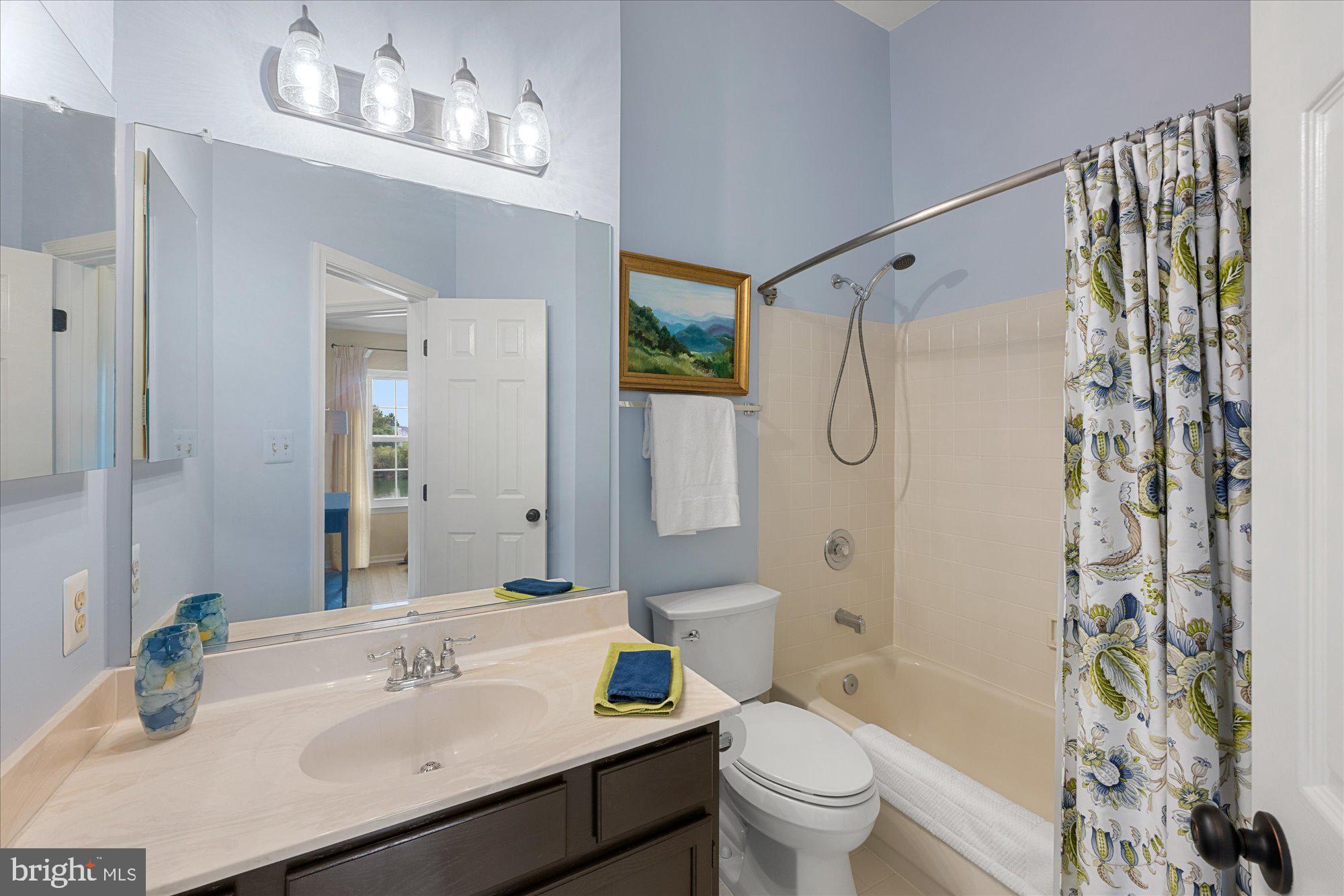 ASHBURN VILLAGE - Residential