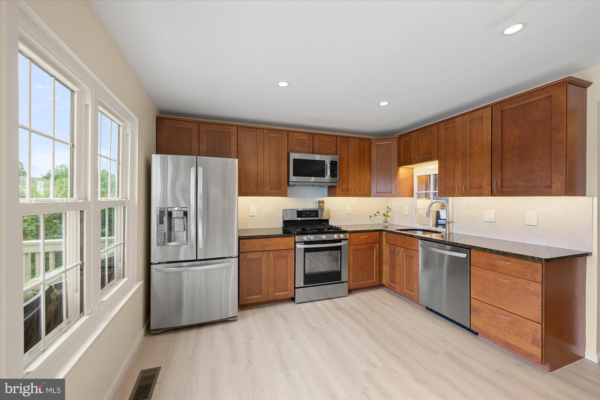 ASHBURN VILLAGE - Residential