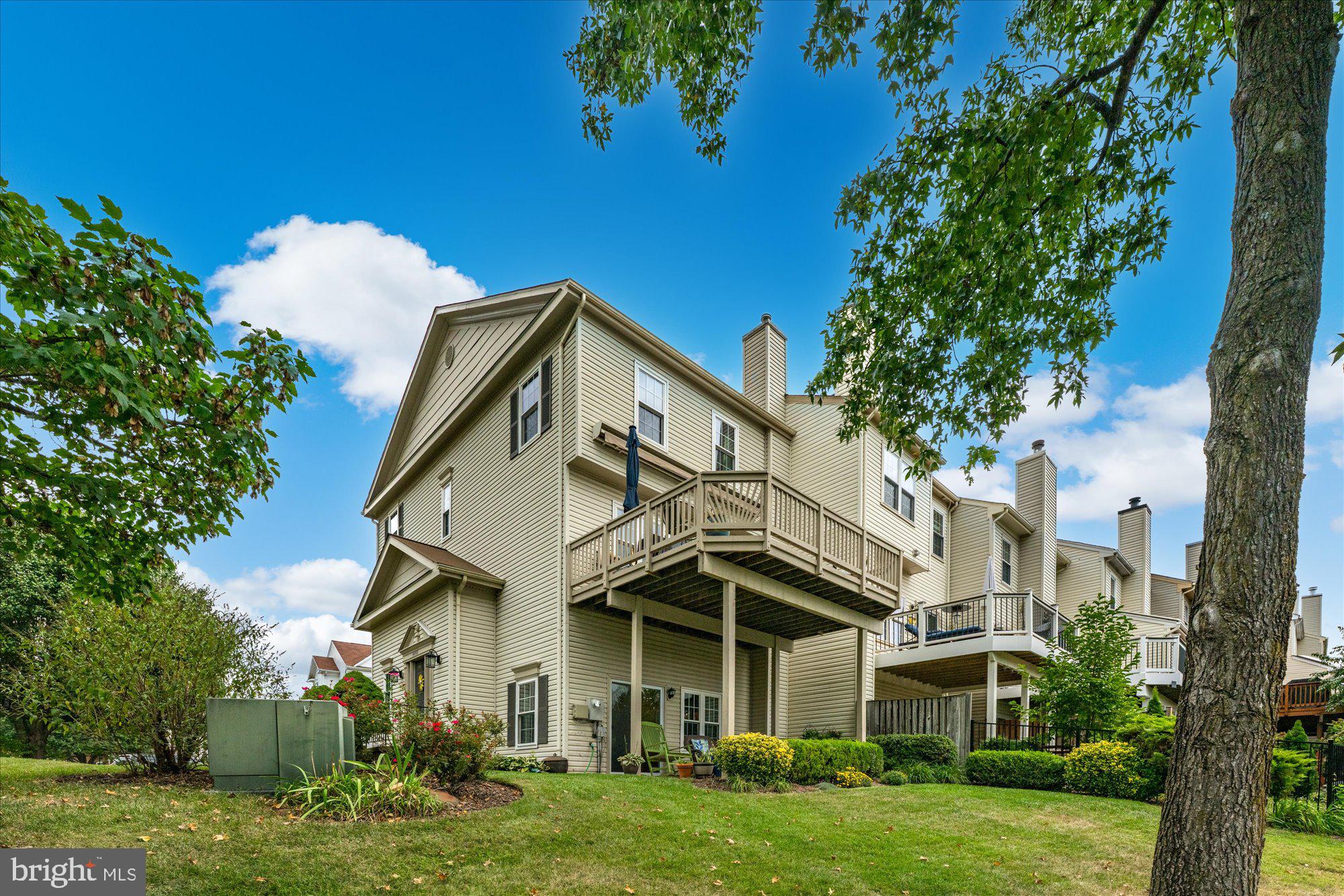 ASHBURN VILLAGE - Residential