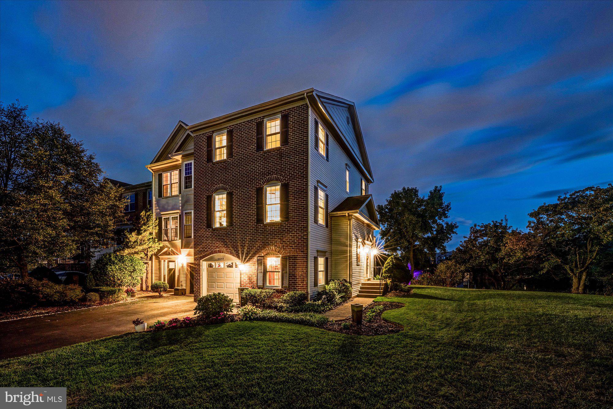 ASHBURN VILLAGE - Residential