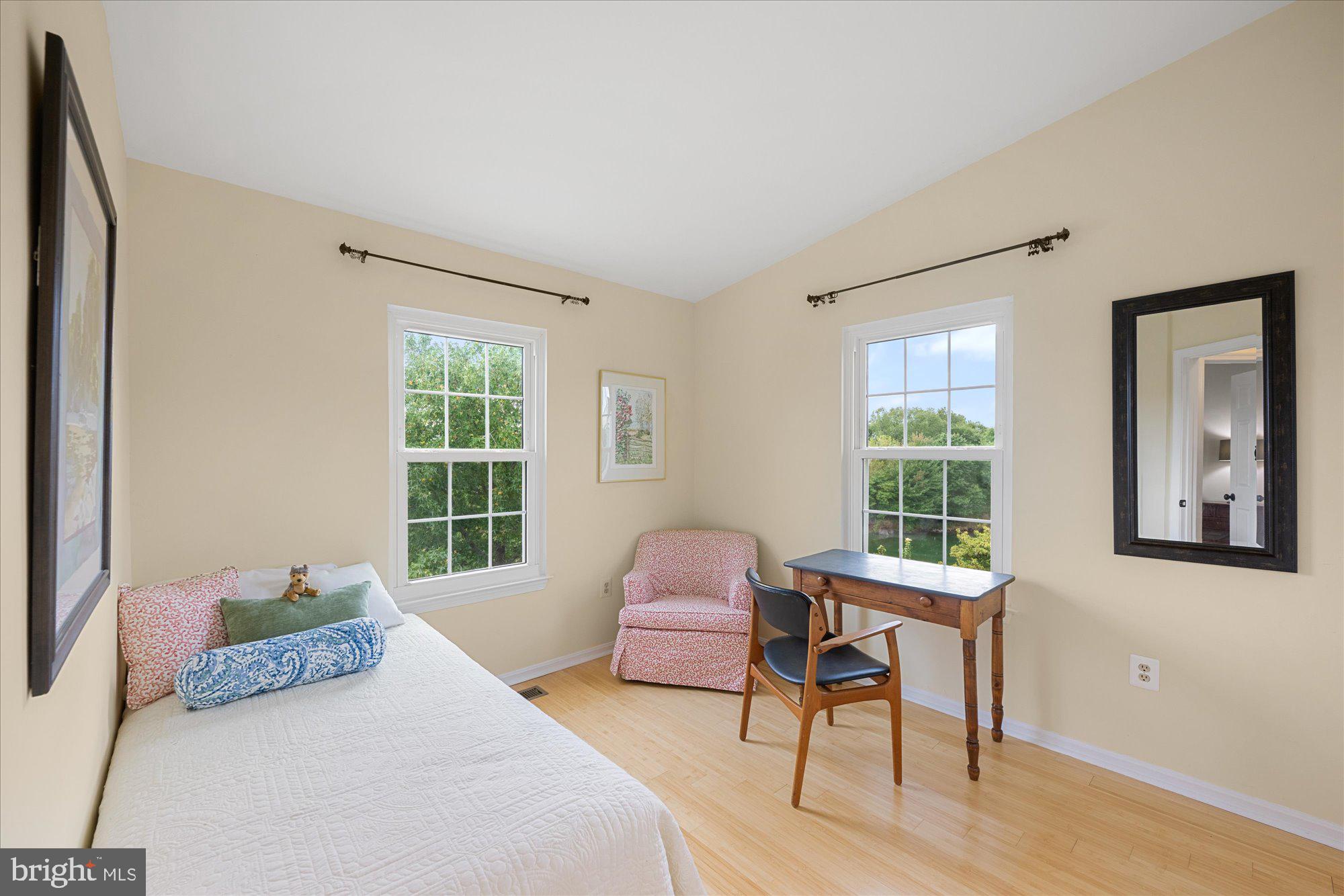 ASHBURN VILLAGE - Residential