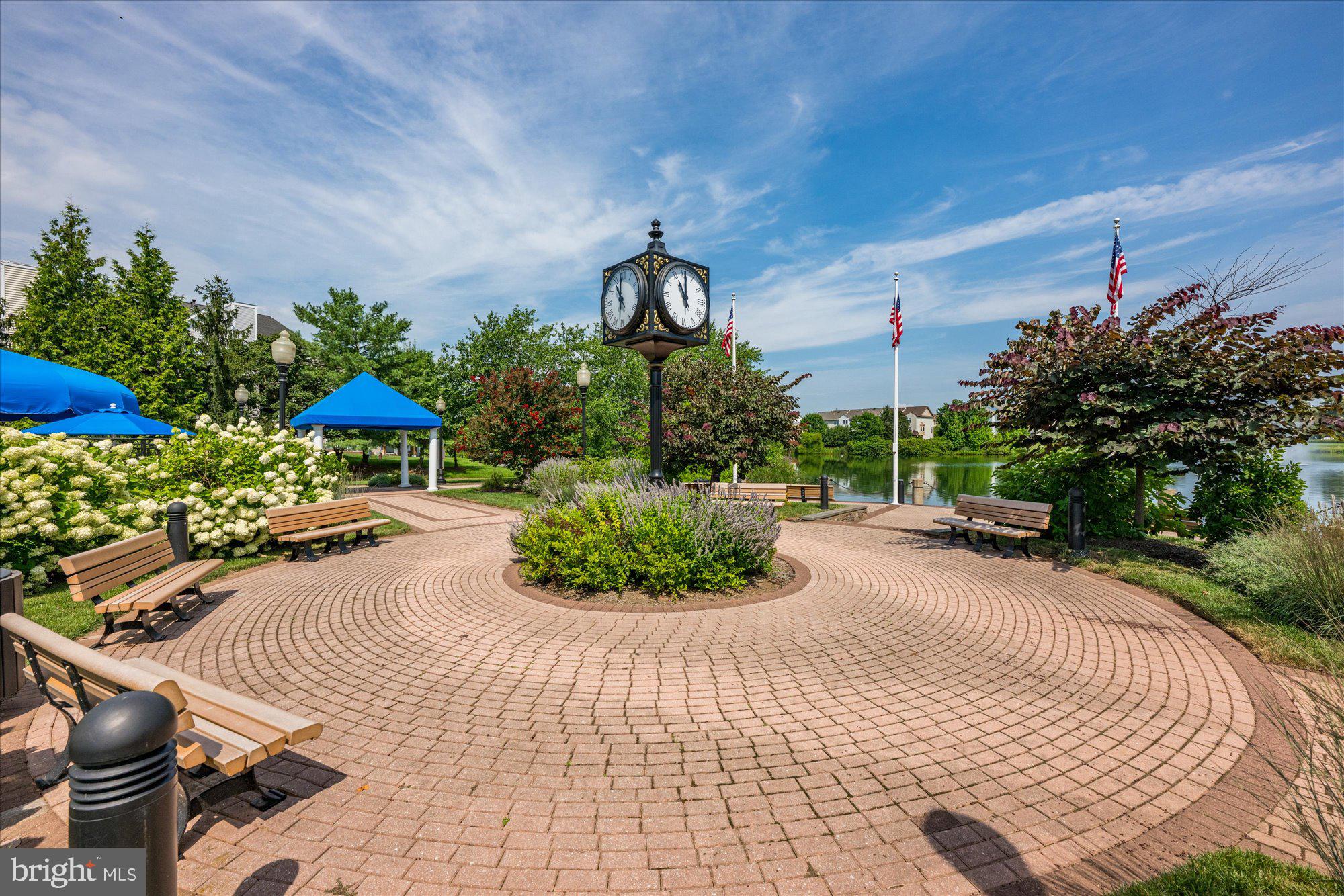 ASHBURN VILLAGE - Residential