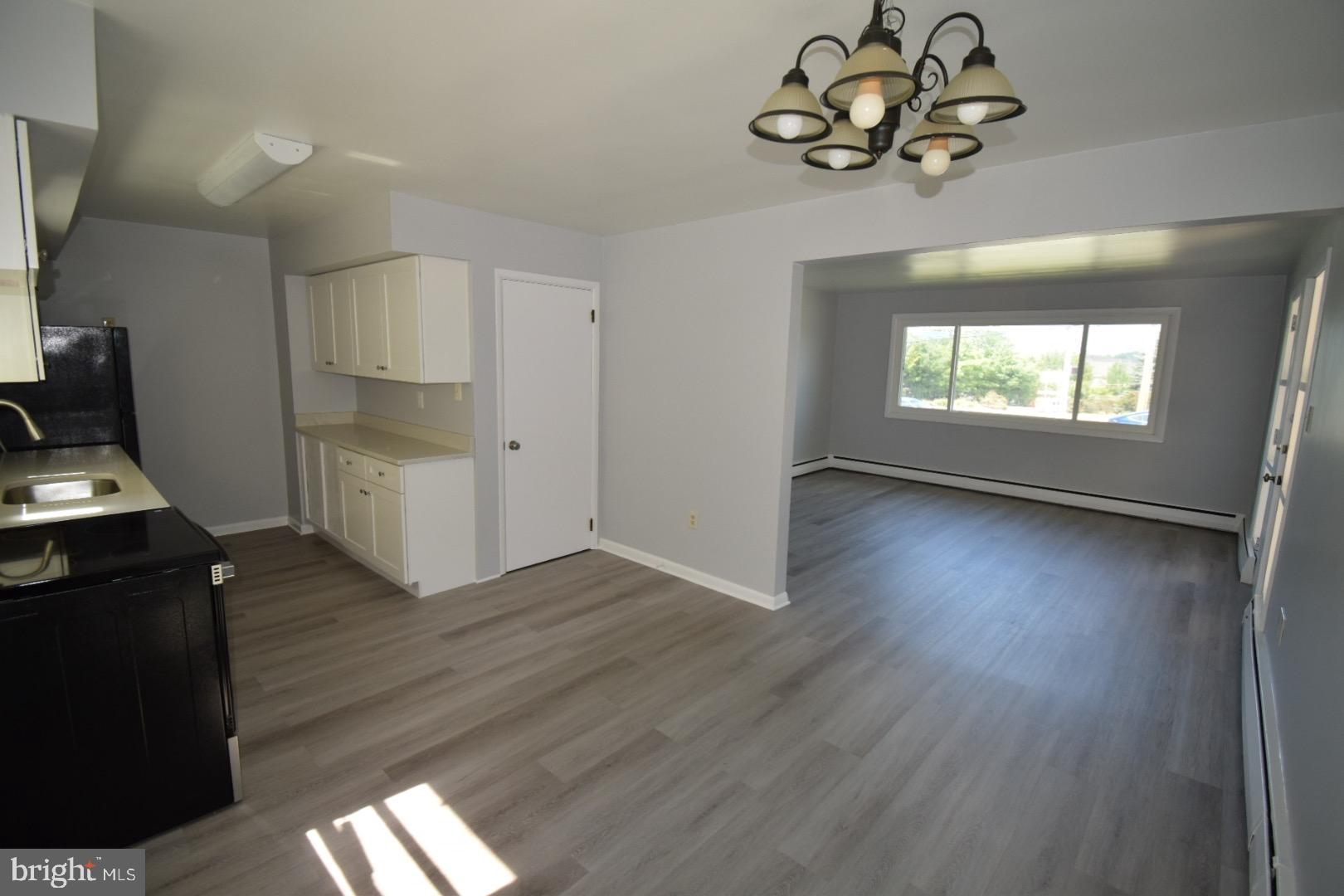 215 S HENDERSON ROAD