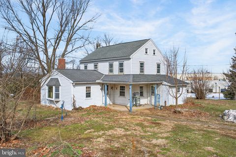 Homes For Sale - 3301 Marietta Avenue<br/> LANCASTER, PA 17601