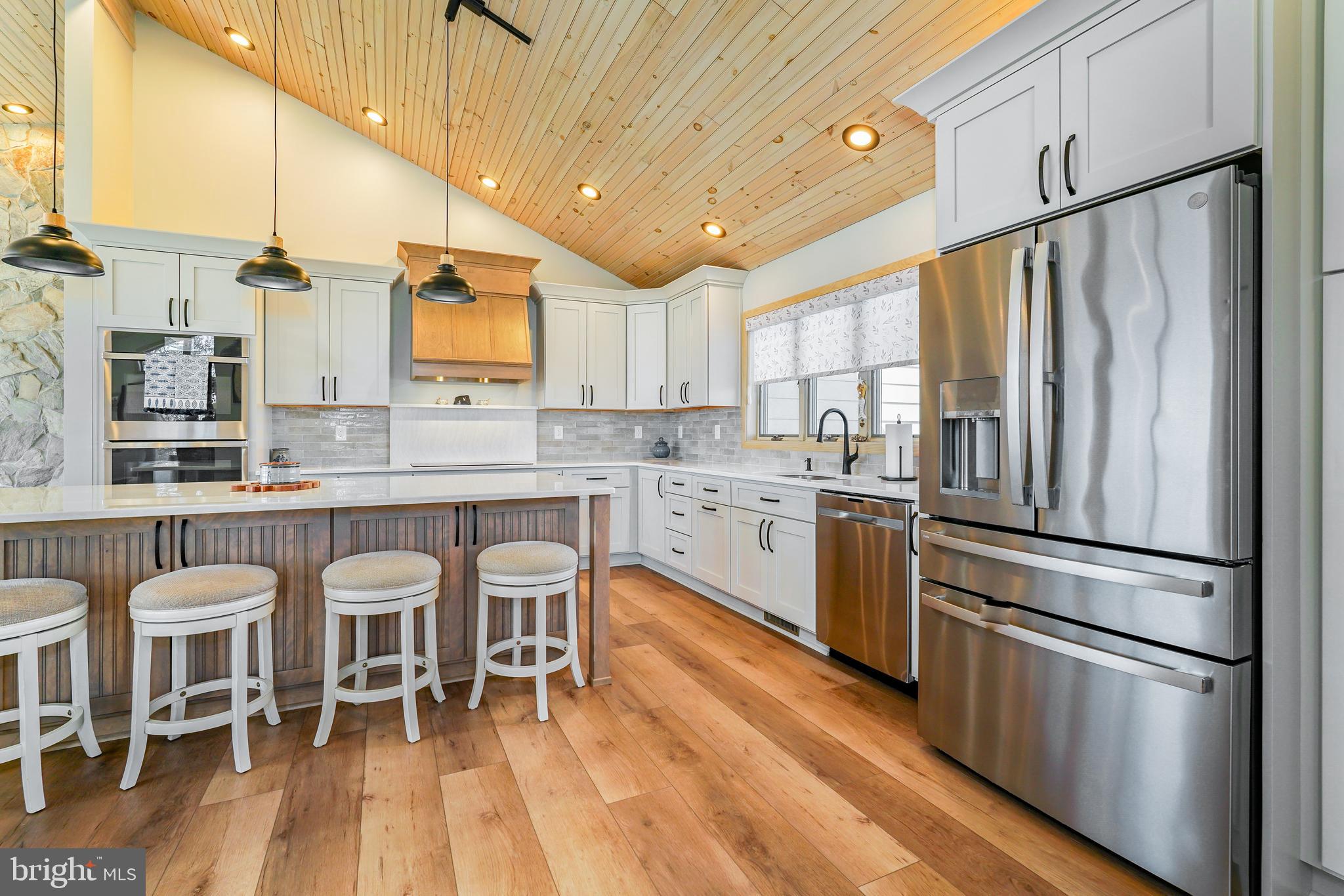 SUNSET POINTE - Residential