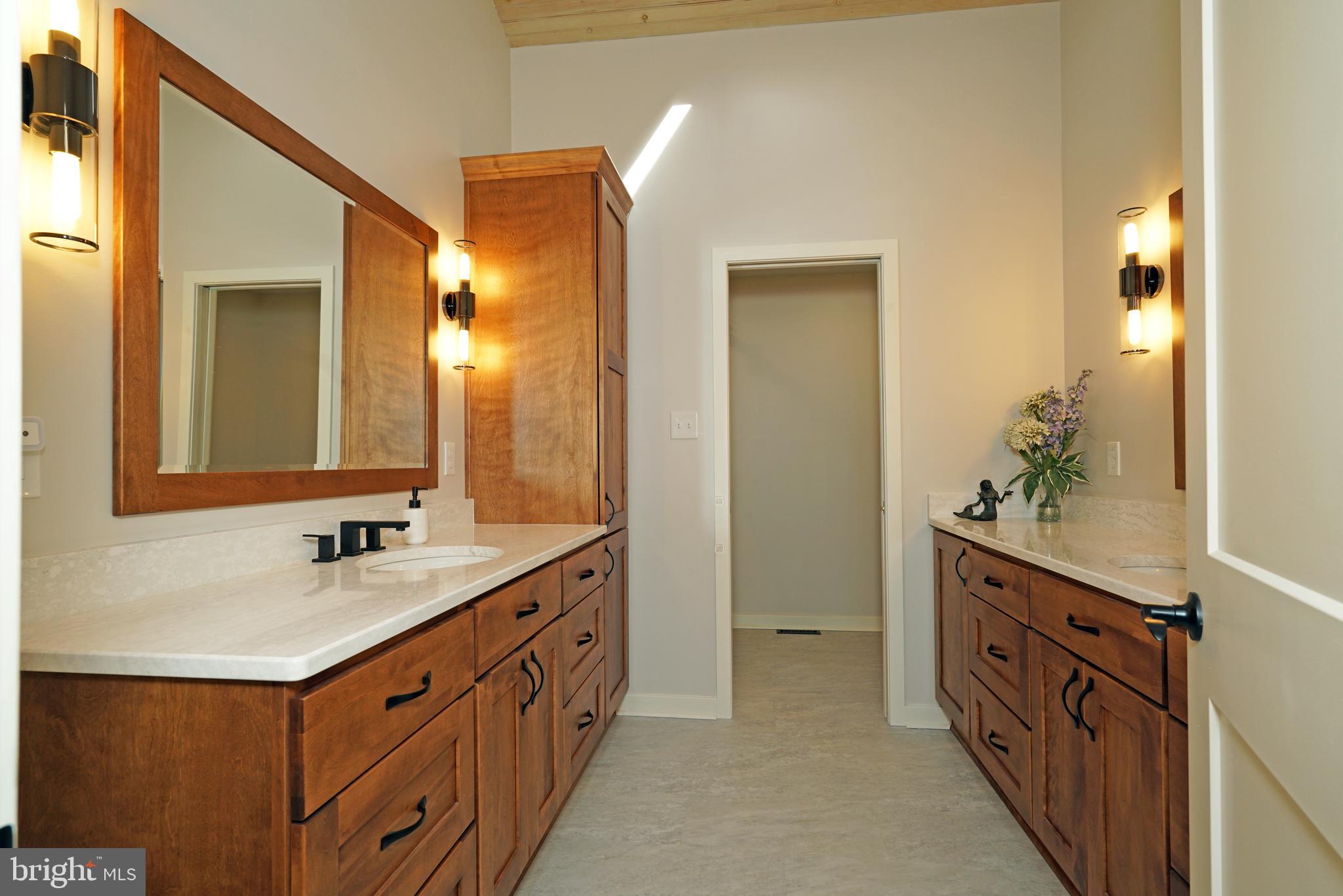 SUNSET POINTE - Residential