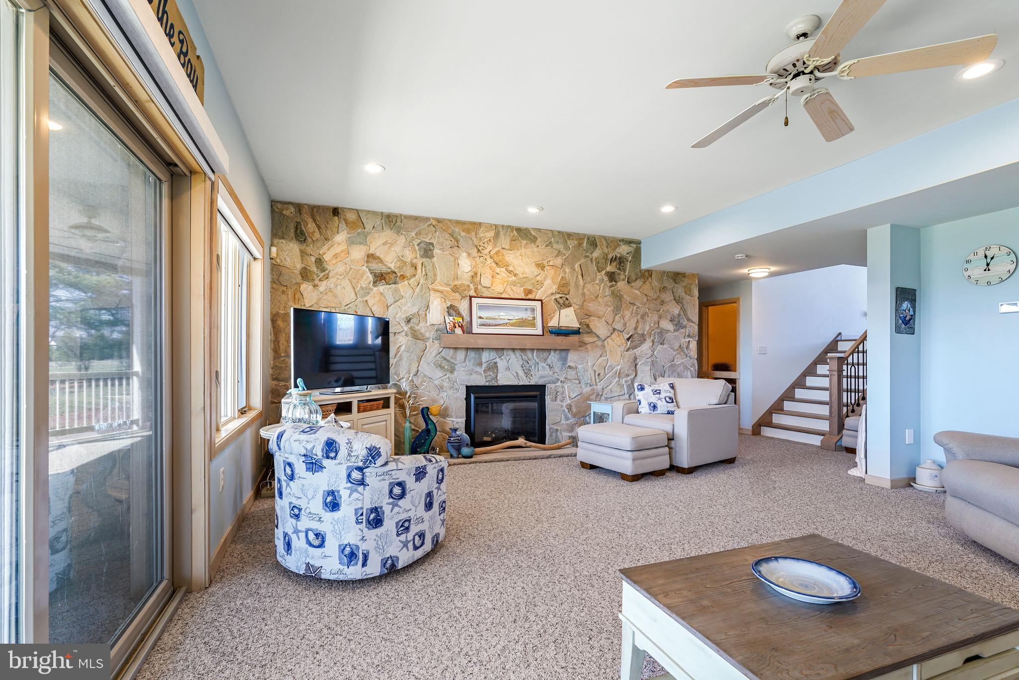 SUNSET POINTE - Residential