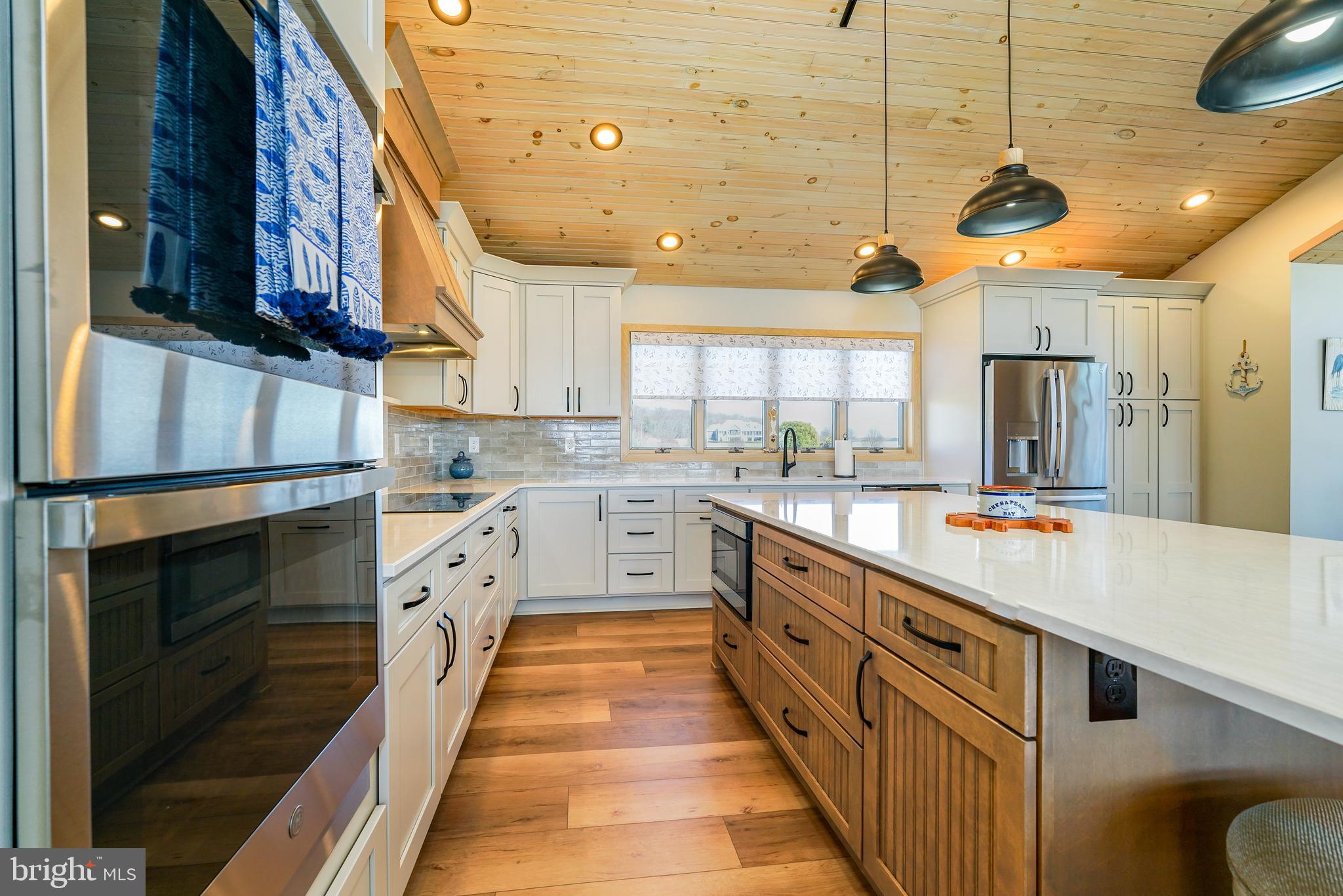 SUNSET POINTE - Residential