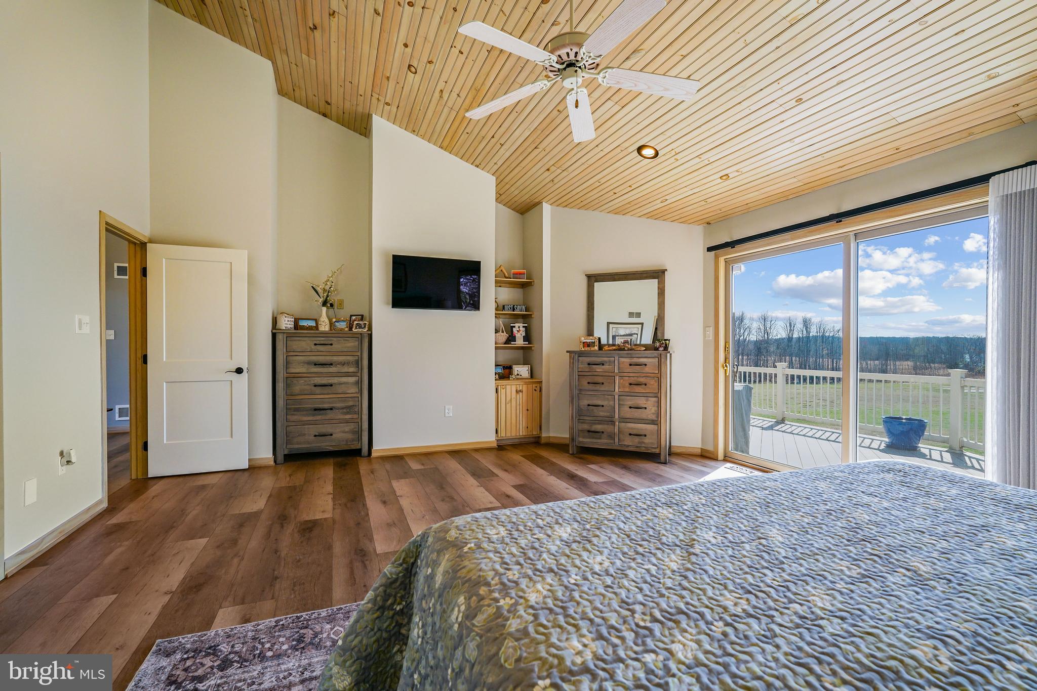 SUNSET POINTE - Residential