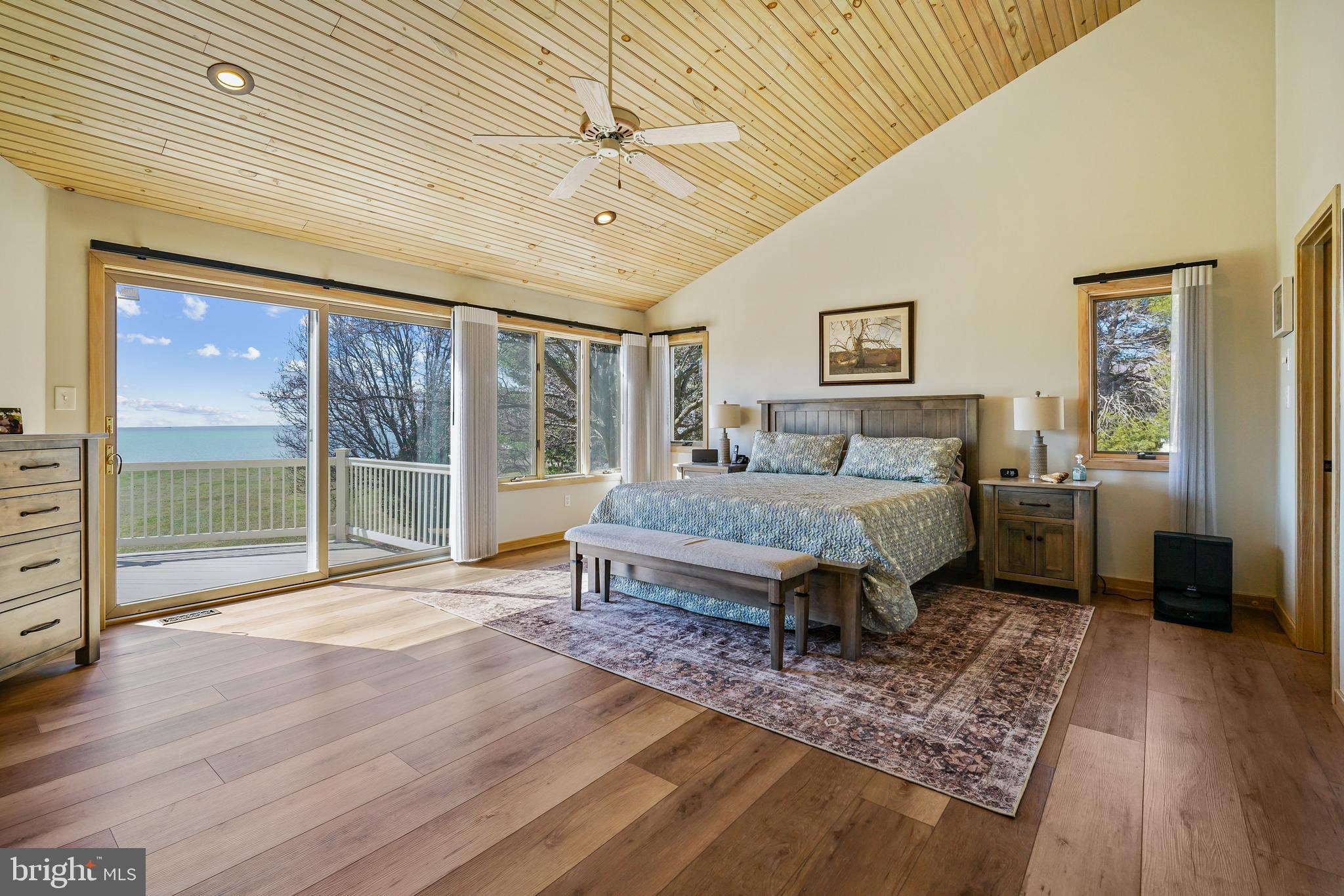 SUNSET POINTE - Residential