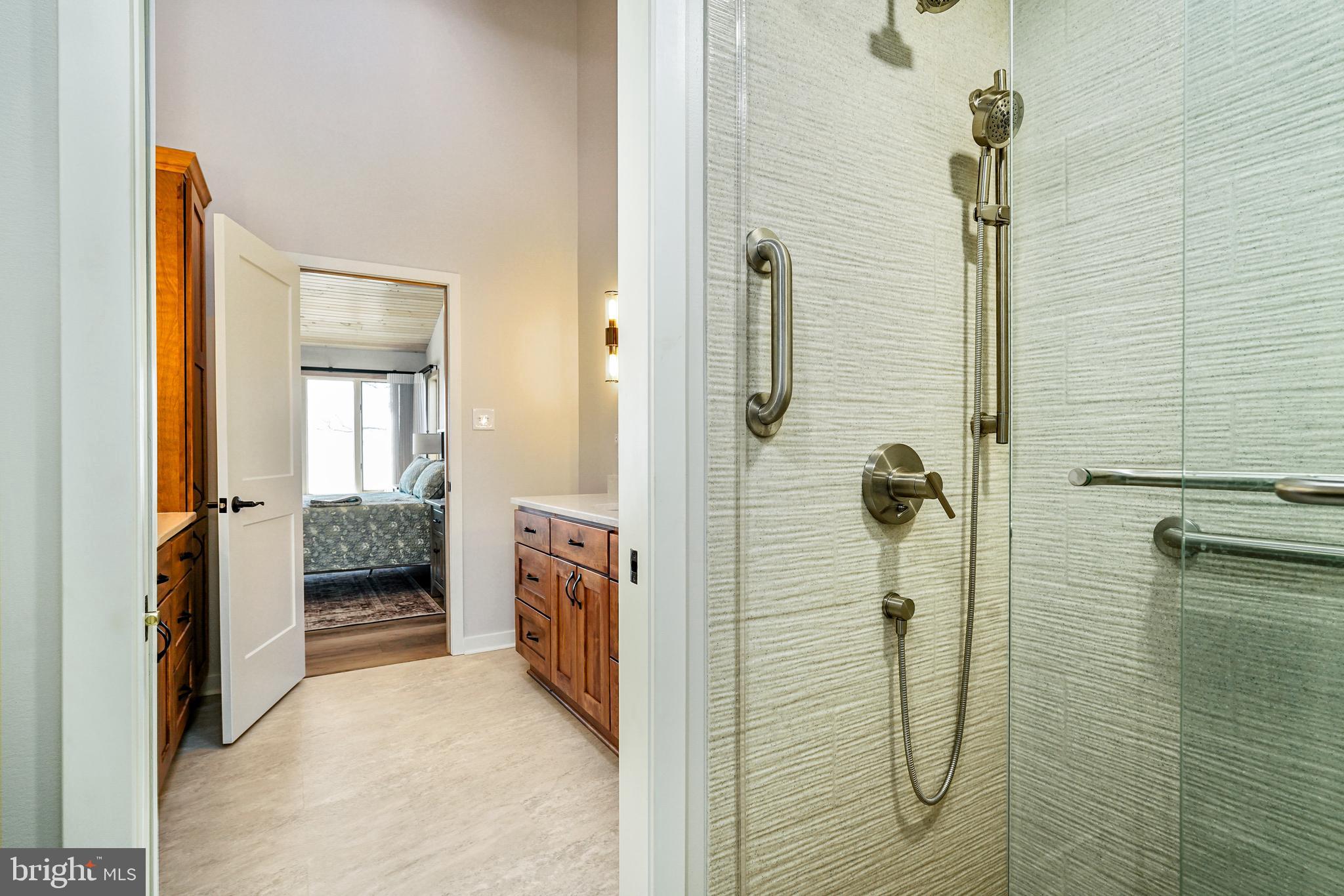 SUNSET POINTE - Residential