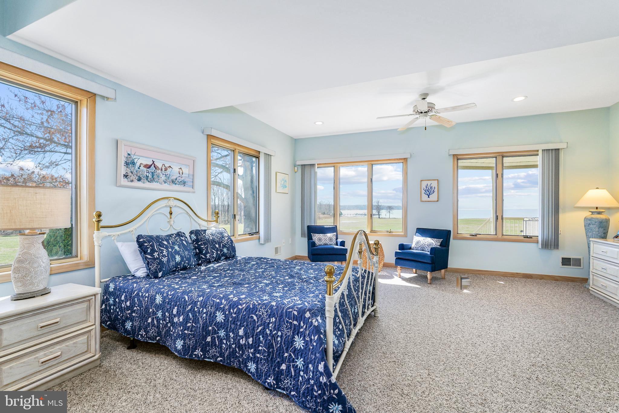 SUNSET POINTE - Residential