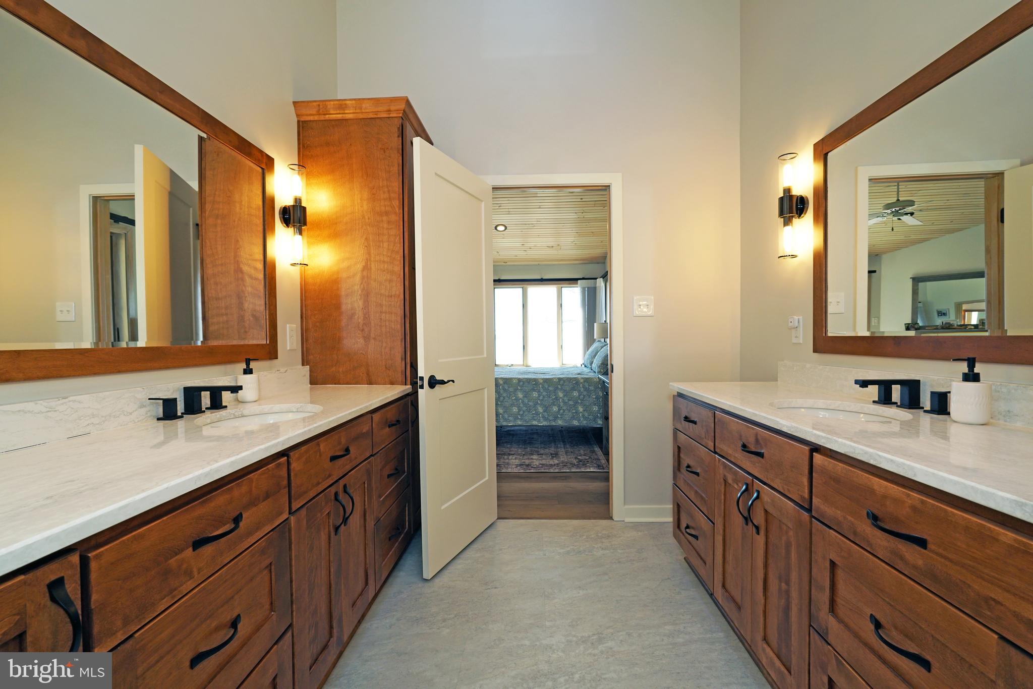 SUNSET POINTE - Residential