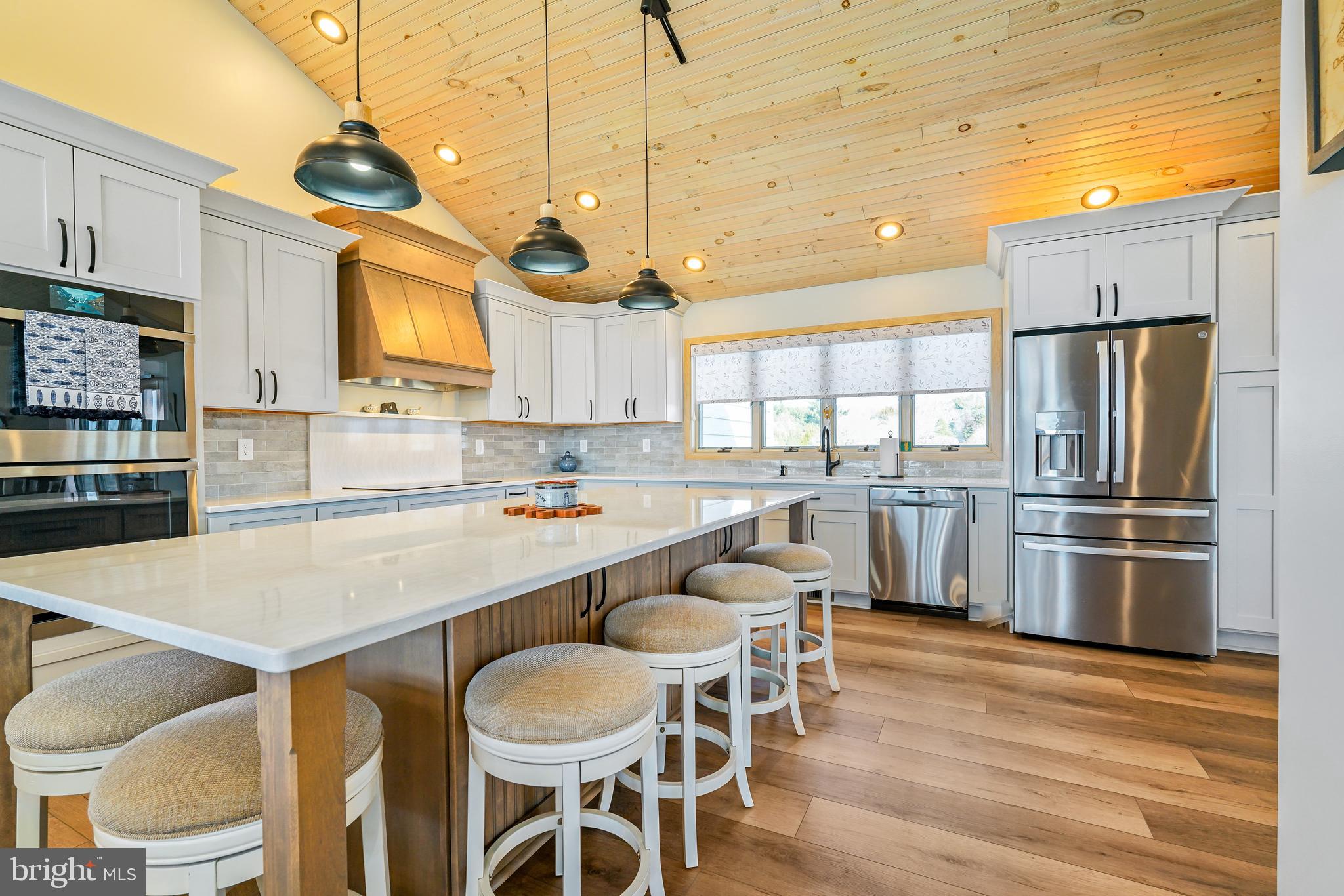 SUNSET POINTE - Residential