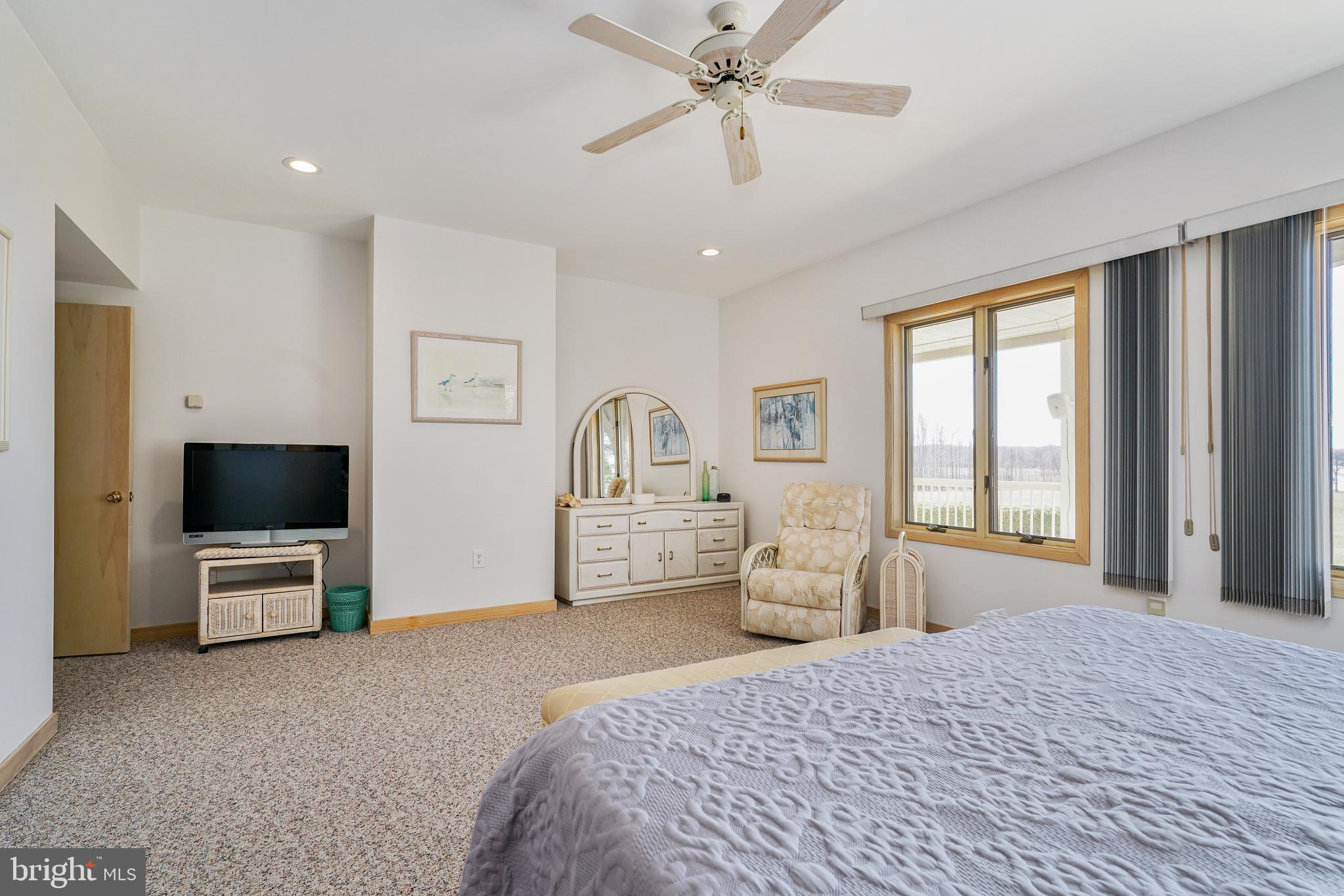 SUNSET POINTE - Residential