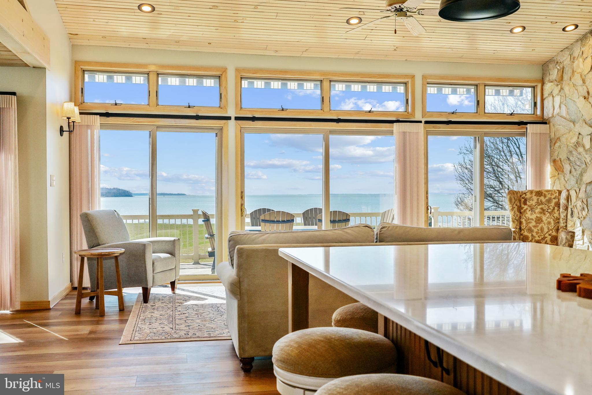 SUNSET POINTE - Residential