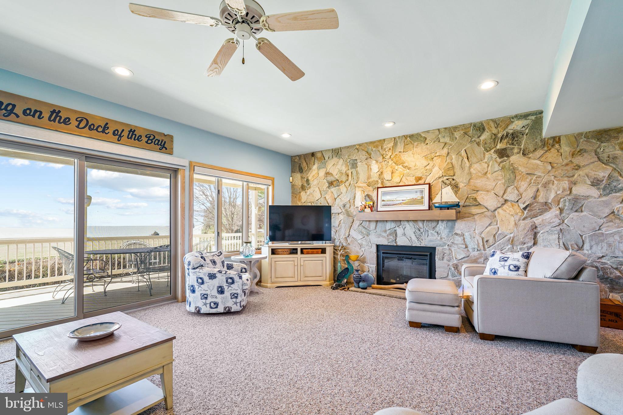 SUNSET POINTE - Residential