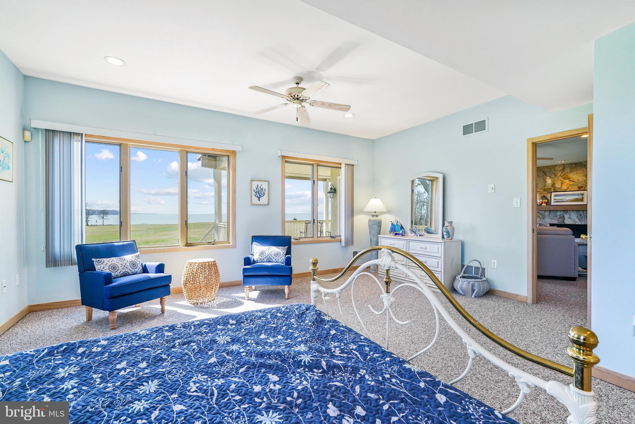 SUNSET POINTE - Residential