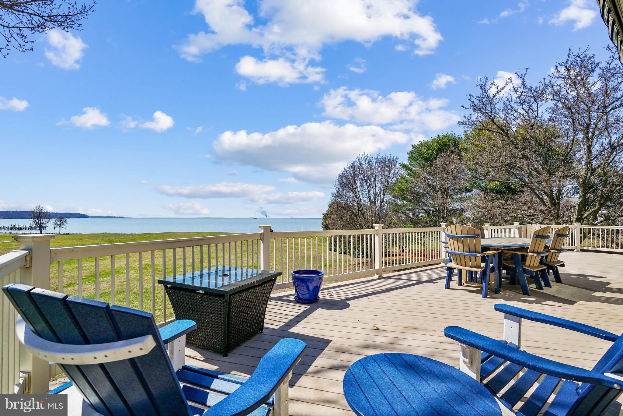 SUNSET POINTE - Residential