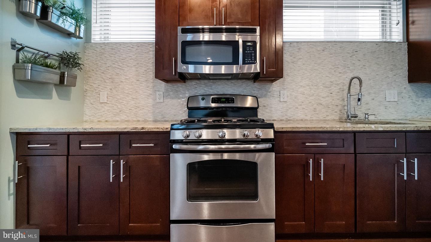 FRANCISVILLE - Residential