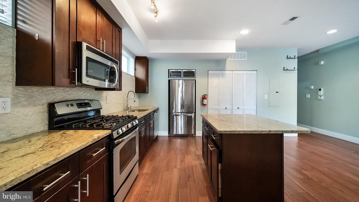 FRANCISVILLE - Residential