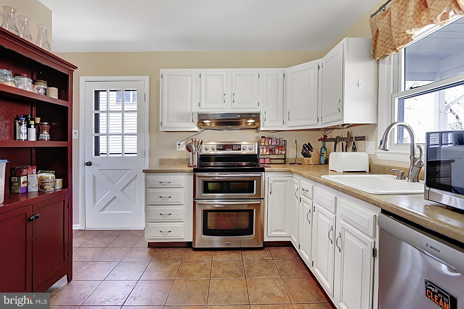 VIENNA WOODS - Residential Lease