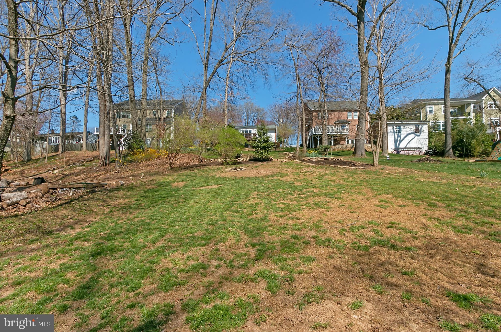 VIENNA WOODS - Residential Lease