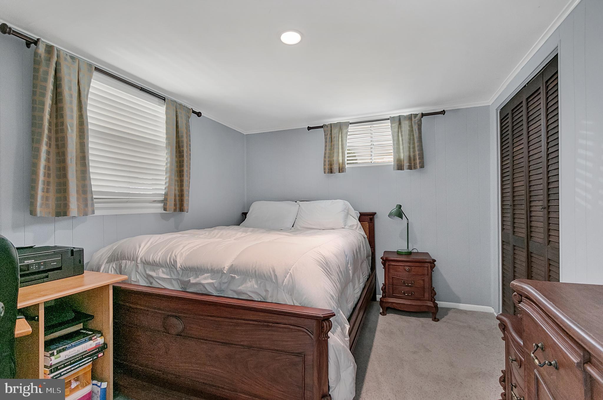 VIENNA WOODS - Residential Lease