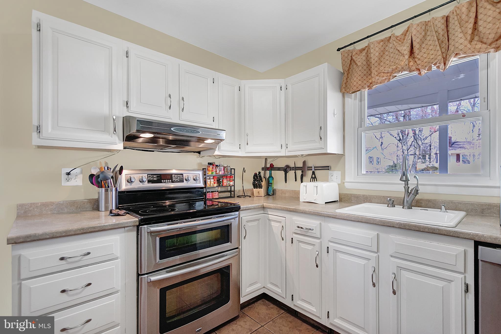 VIENNA WOODS - Residential Lease