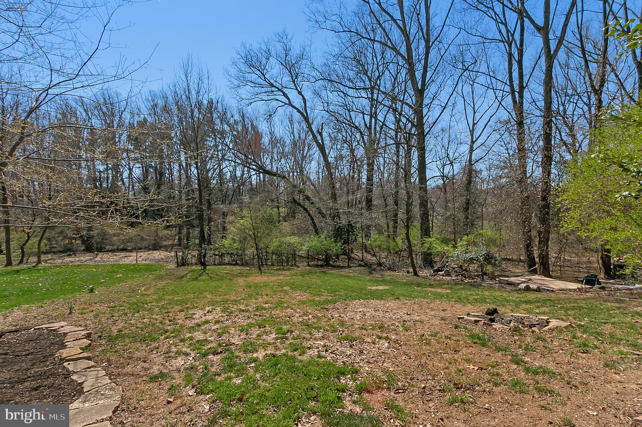 VIENNA WOODS - Residential Lease