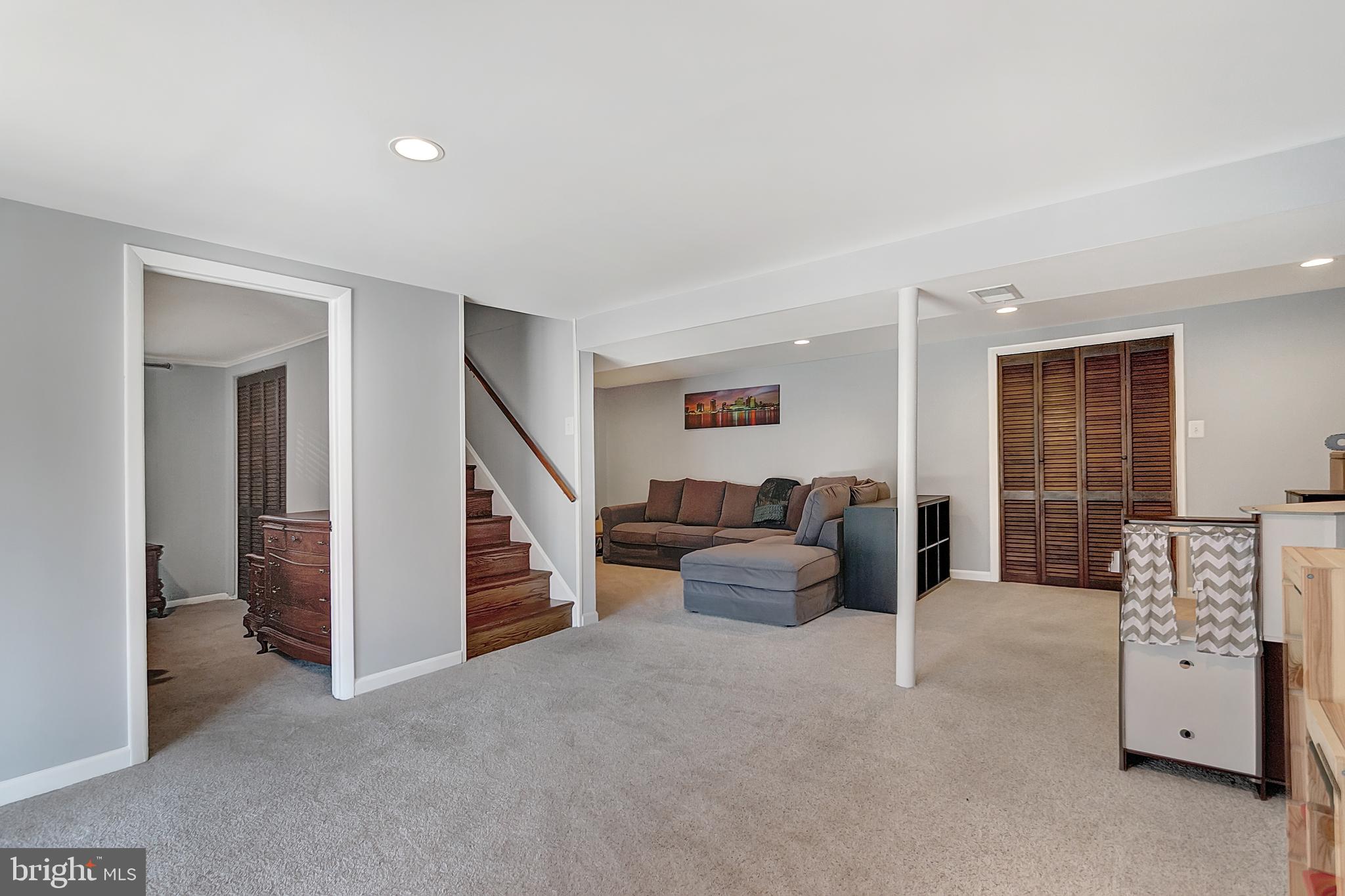 VIENNA WOODS - Residential Lease