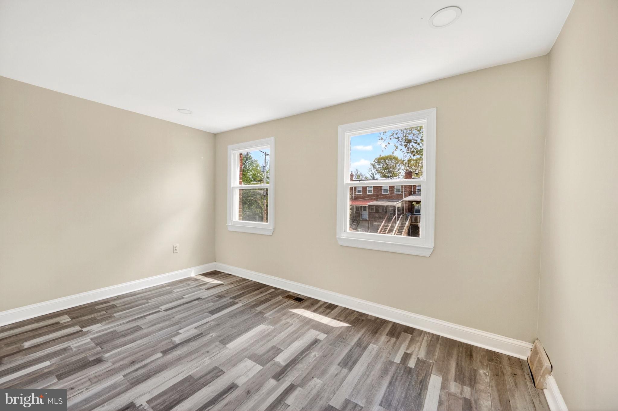 MEDFIELD - Residential