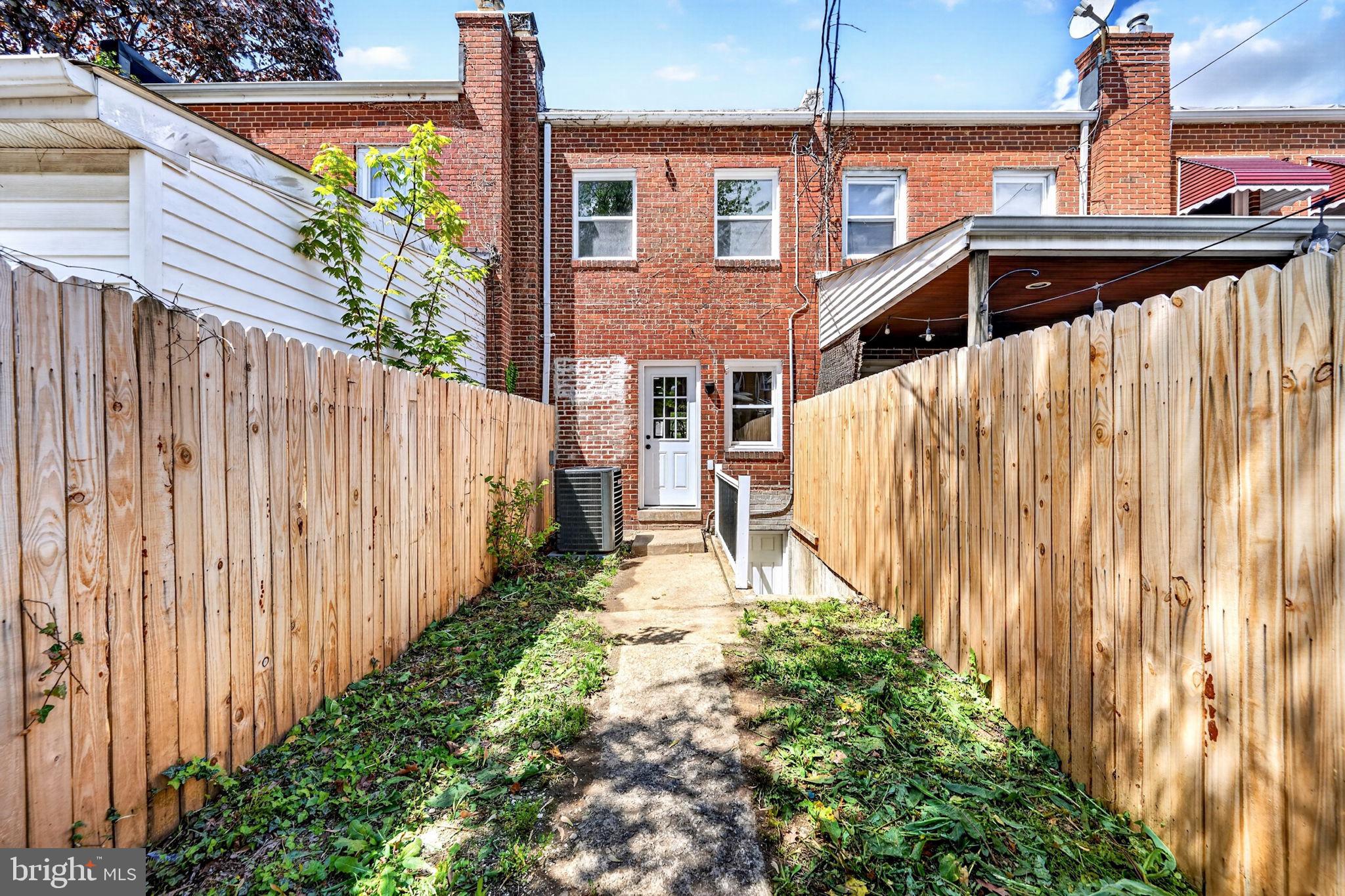 MEDFIELD - Residential